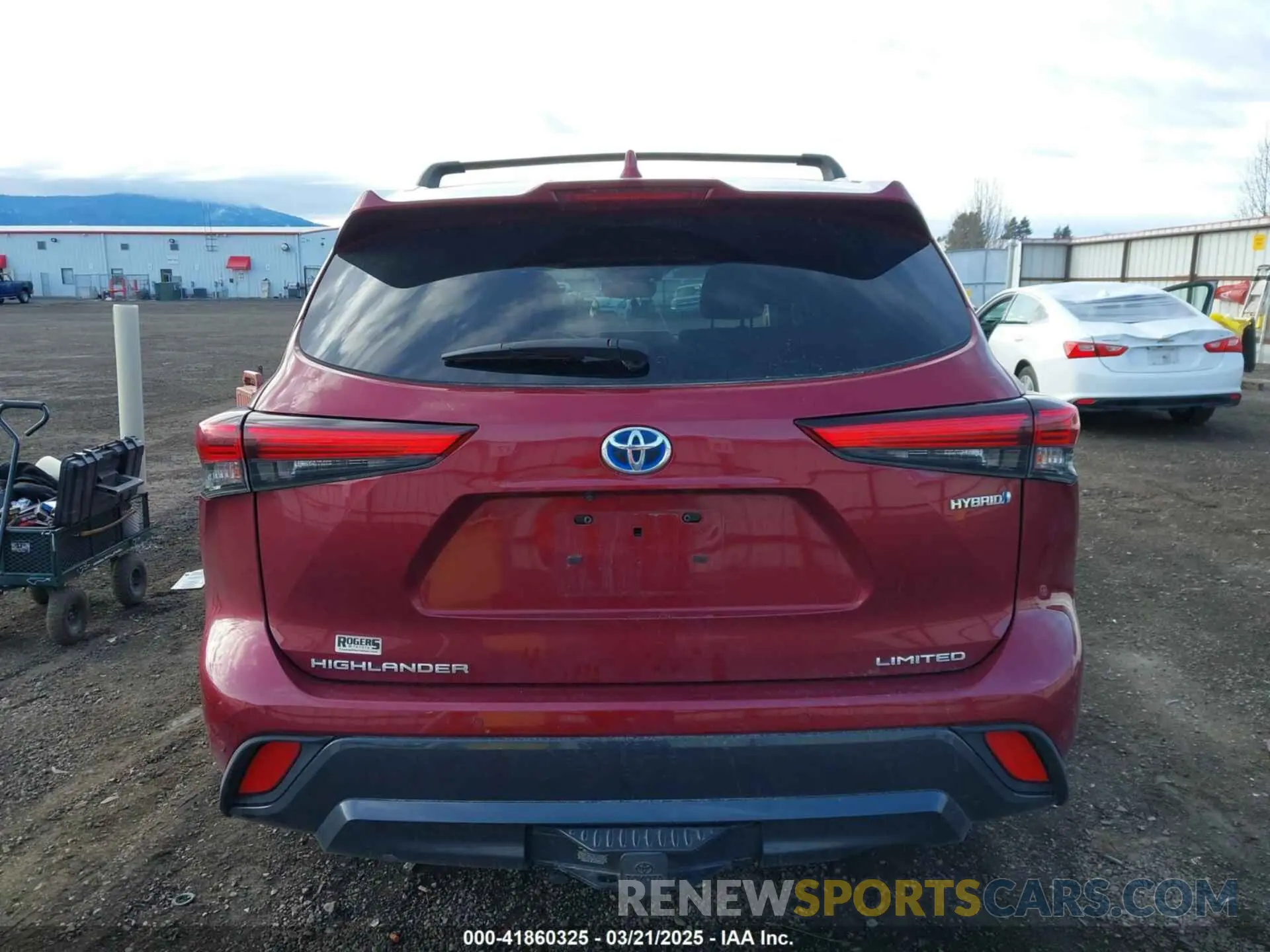17 Photograph of a damaged car 5TDXBRCHXLS004587 TOYOTA HIGHLANDER 2020
