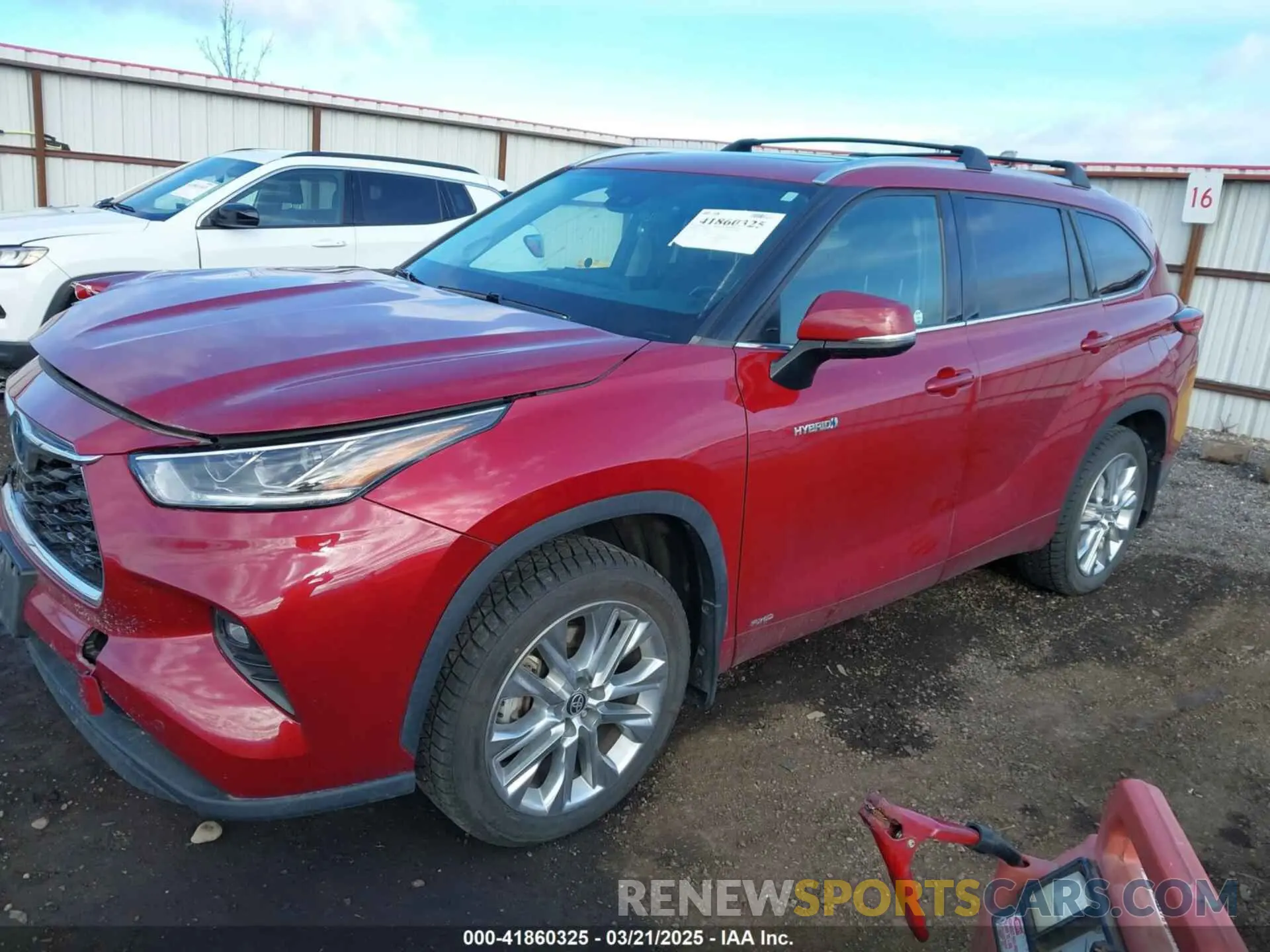 2 Photograph of a damaged car 5TDXBRCHXLS004587 TOYOTA HIGHLANDER 2020