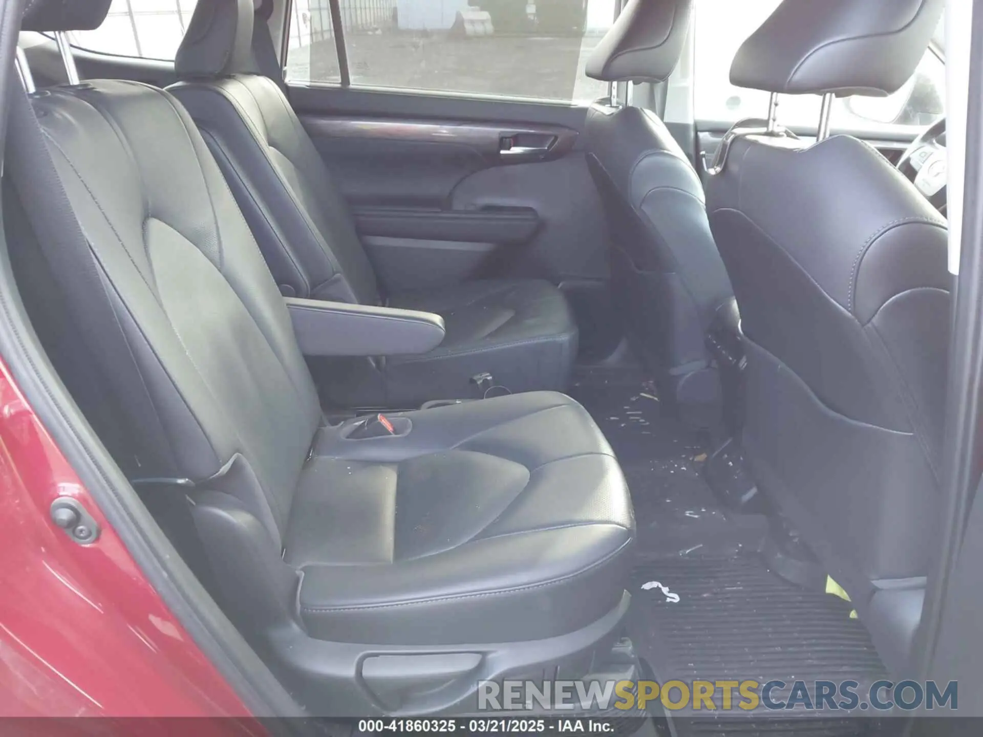 8 Photograph of a damaged car 5TDXBRCHXLS004587 TOYOTA HIGHLANDER 2020