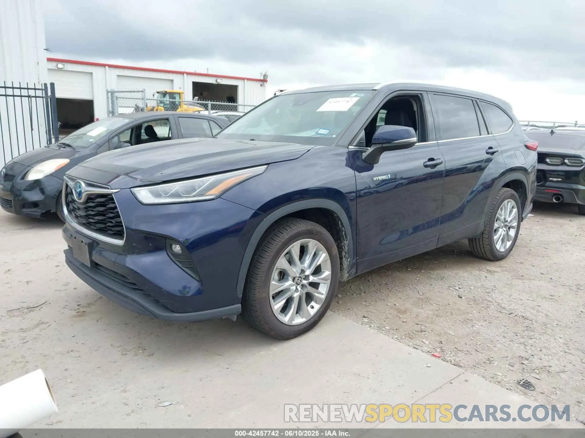 2 Photograph of a damaged car 5TDYARAH3LS002884 TOYOTA HIGHLANDER 2020