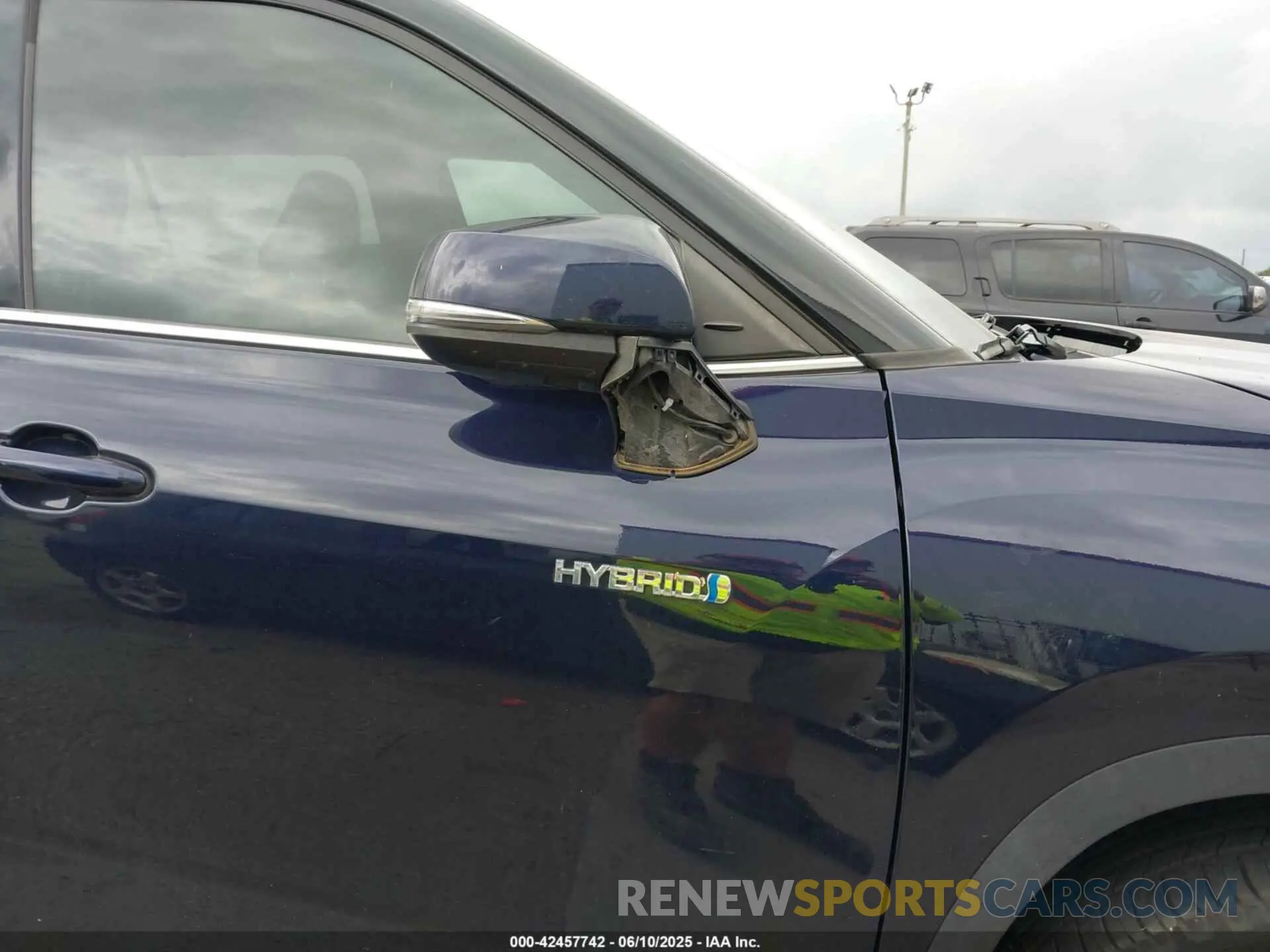 6 Photograph of a damaged car 5TDYARAH3LS002884 TOYOTA HIGHLANDER 2020
