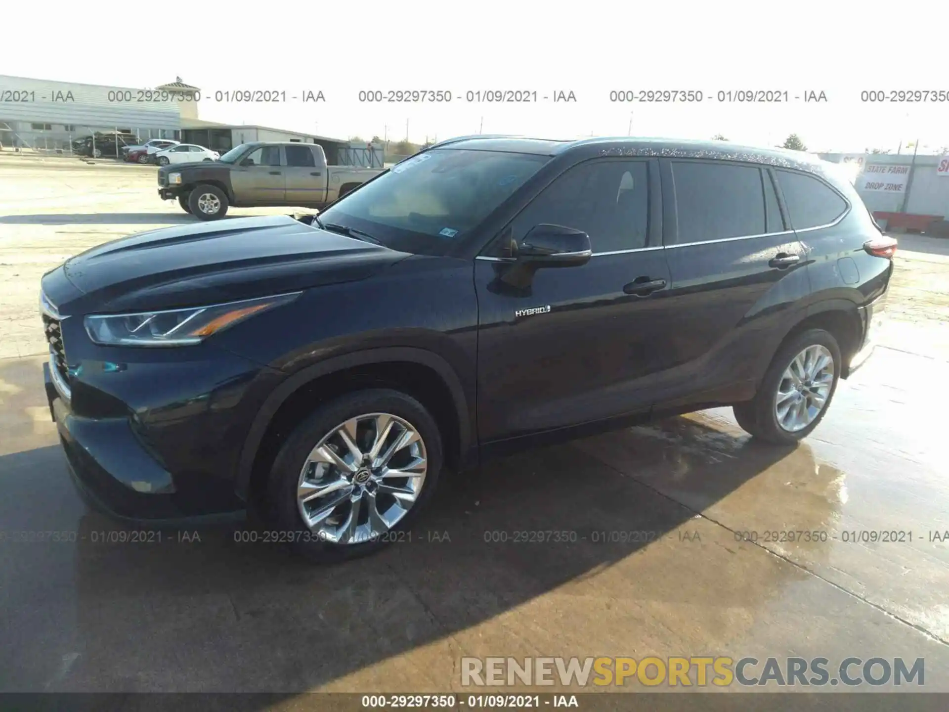 2 Photograph of a damaged car 5TDYARAH5LS003261 TOYOTA HIGHLANDER 2020