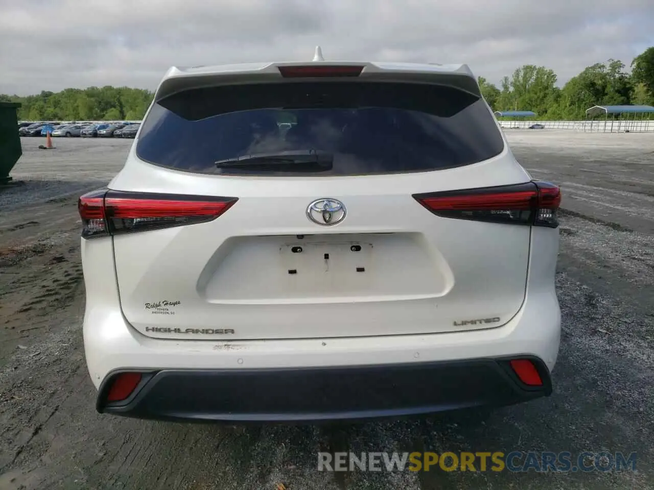 6 Photograph of a damaged car 5TDYZRAH0LS018386 TOYOTA HIGHLANDER 2020