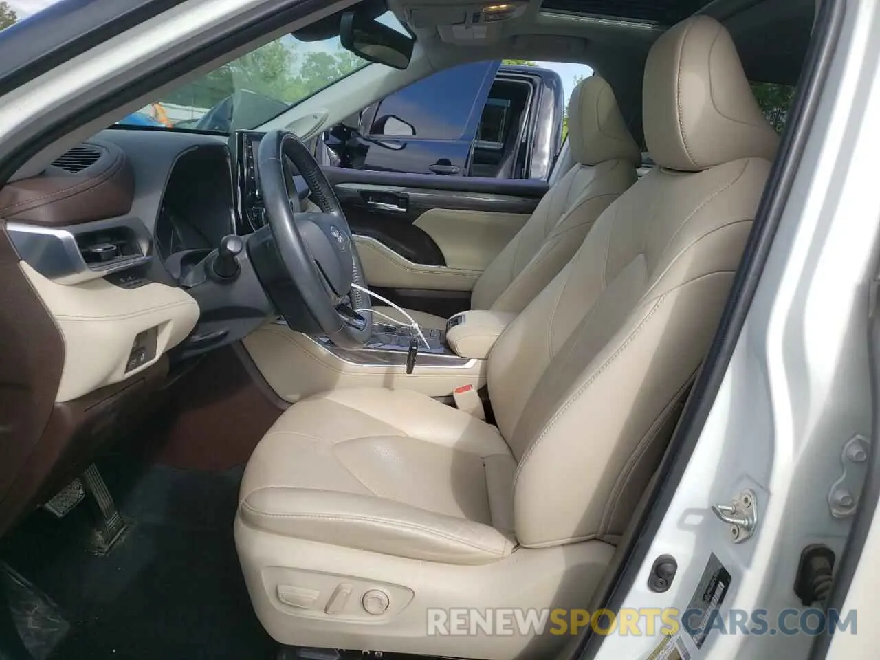 7 Photograph of a damaged car 5TDYZRAH0LS018386 TOYOTA HIGHLANDER 2020