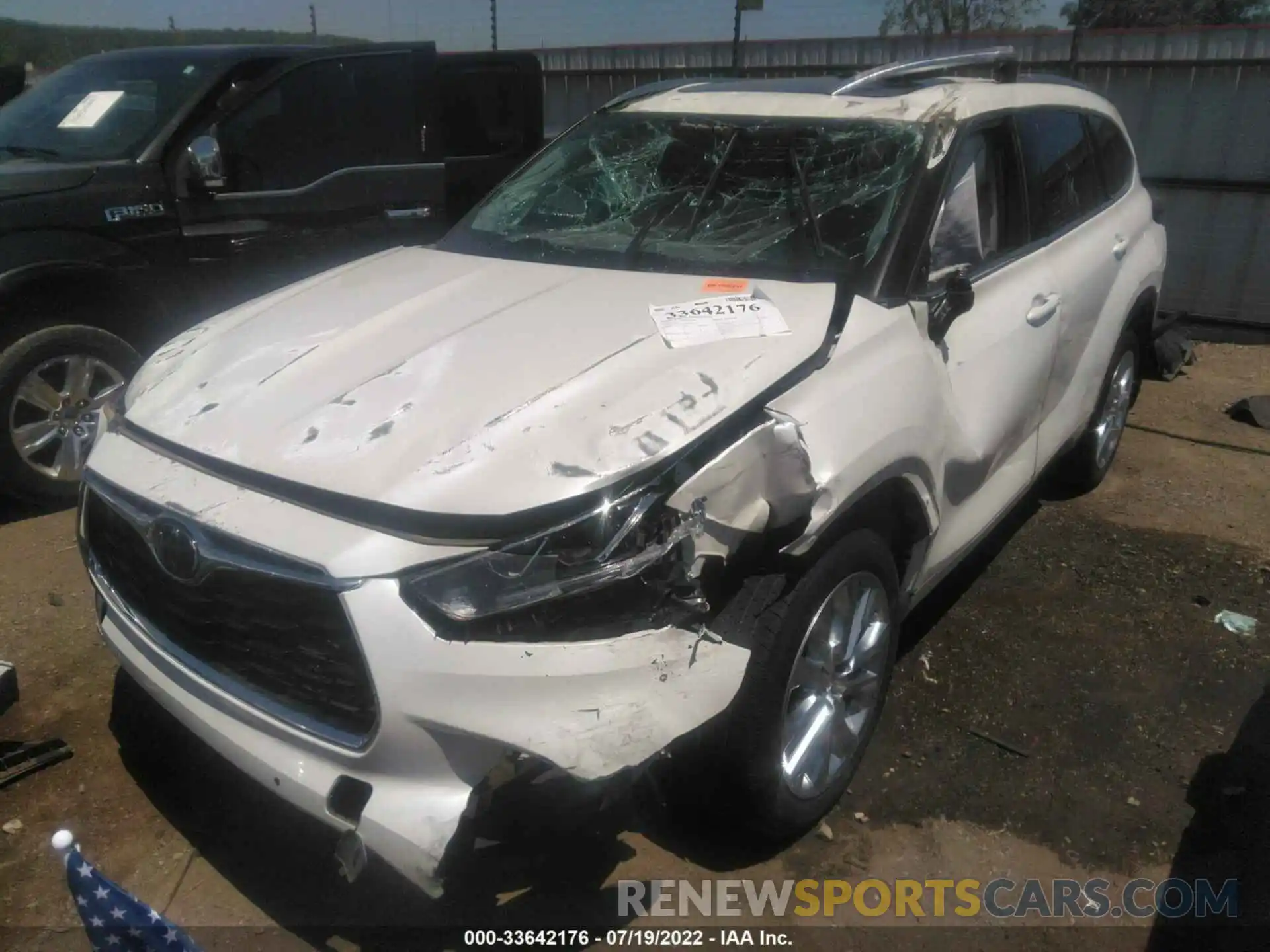 2 Photograph of a damaged car 5TDYZRAH0LS025211 TOYOTA HIGHLANDER 2020