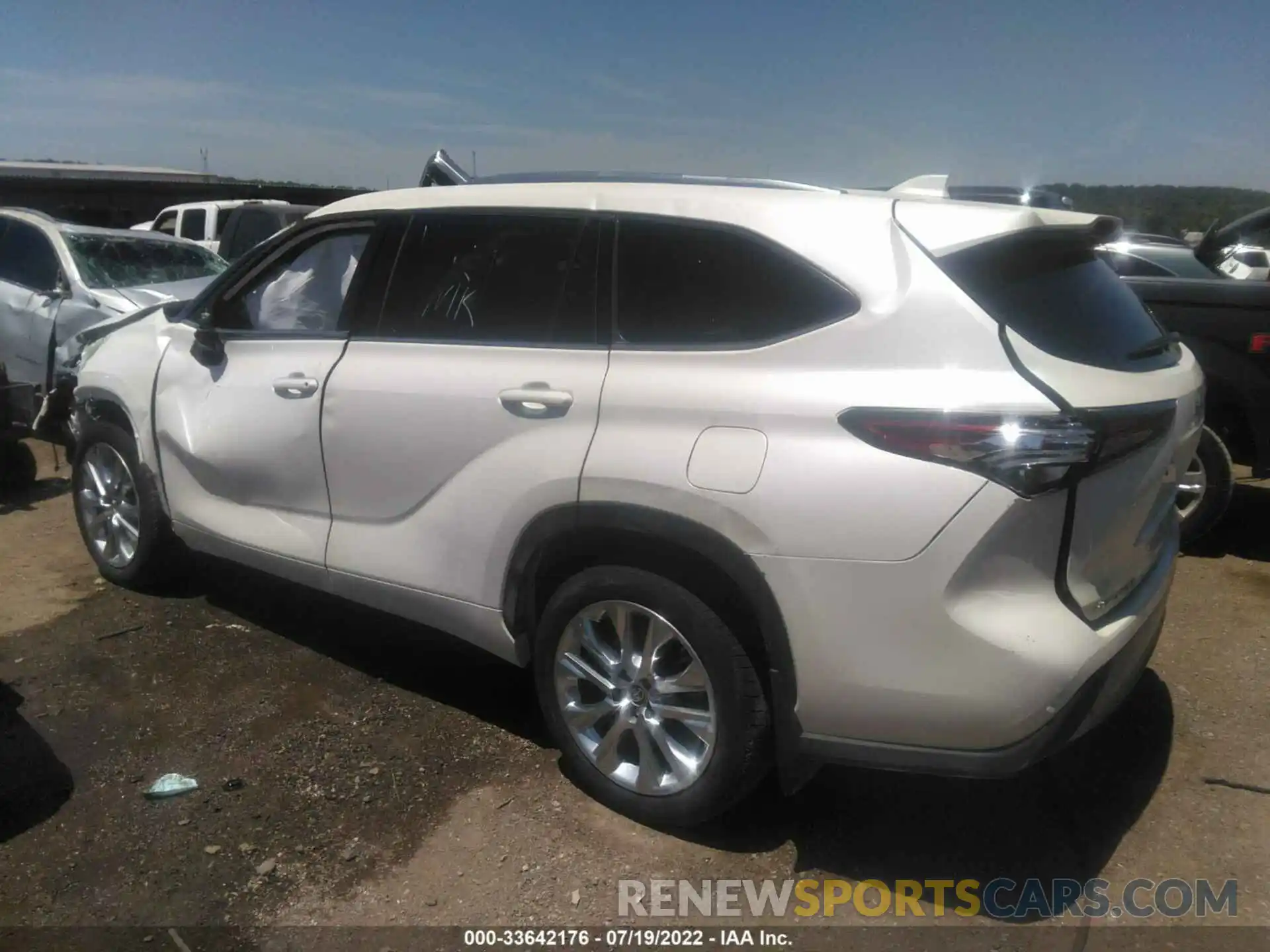 3 Photograph of a damaged car 5TDYZRAH0LS025211 TOYOTA HIGHLANDER 2020