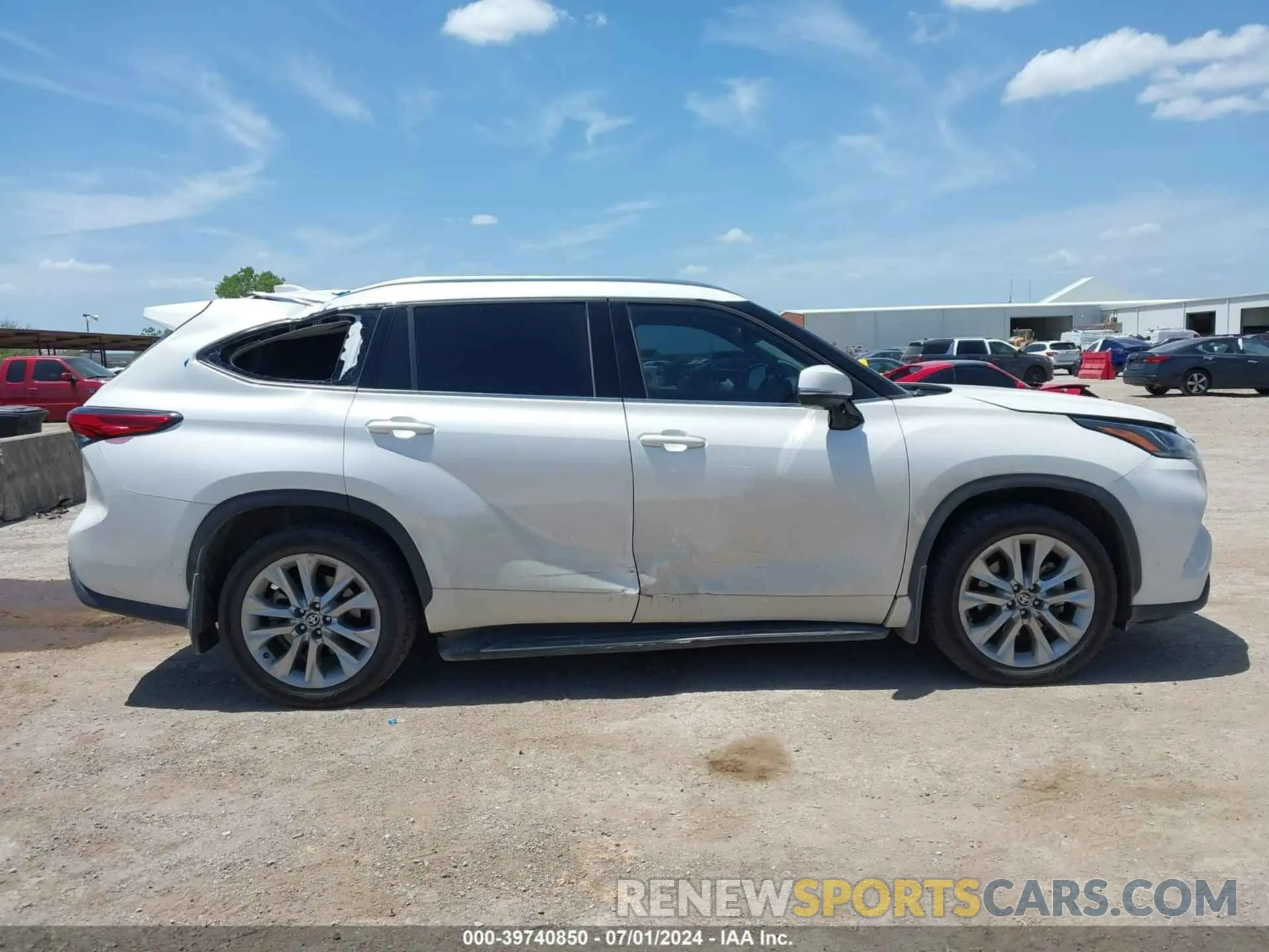 13 Photograph of a damaged car 5TDYZRAH1LS000138 TOYOTA HIGHLANDER 2020