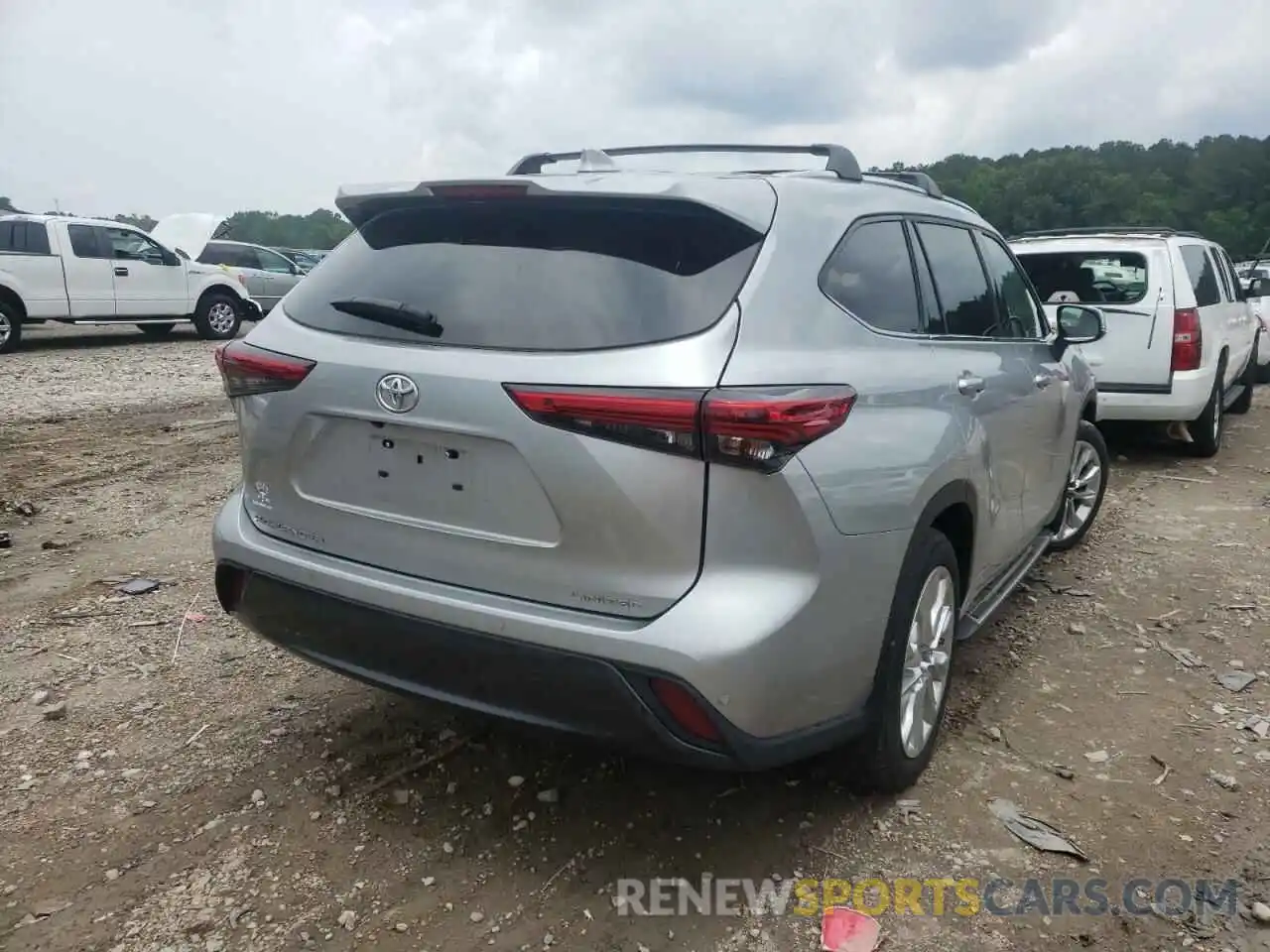 4 Photograph of a damaged car 5TDYZRAH1LS006456 TOYOTA HIGHLANDER 2020