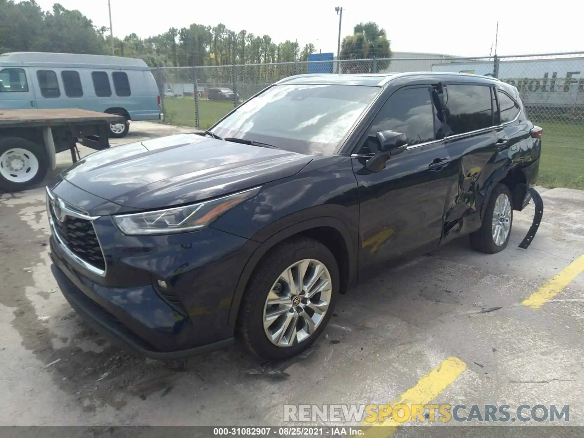 2 Photograph of a damaged car 5TDYZRAH1LS010006 TOYOTA HIGHLANDER 2020