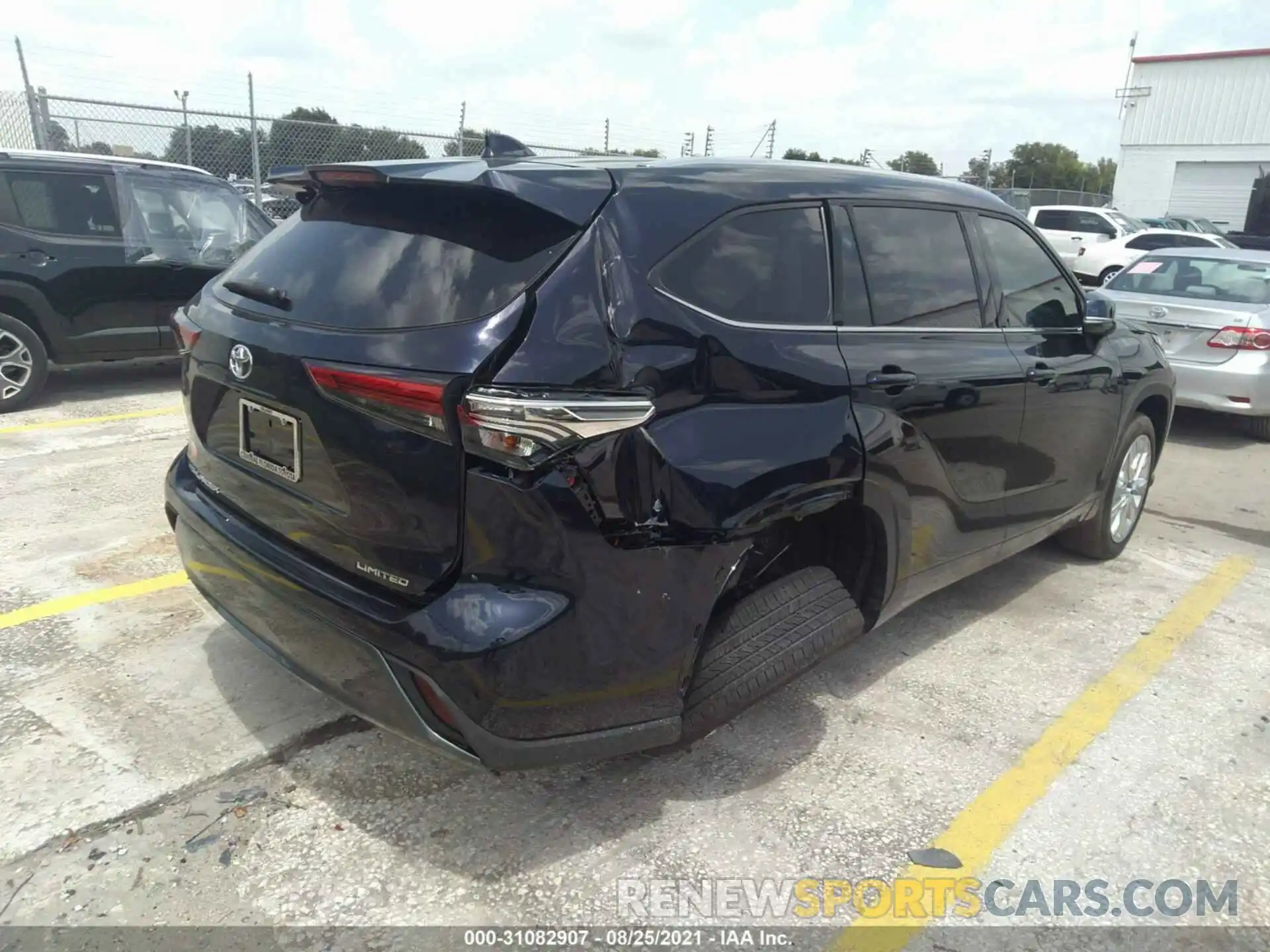 6 Photograph of a damaged car 5TDYZRAH1LS010006 TOYOTA HIGHLANDER 2020