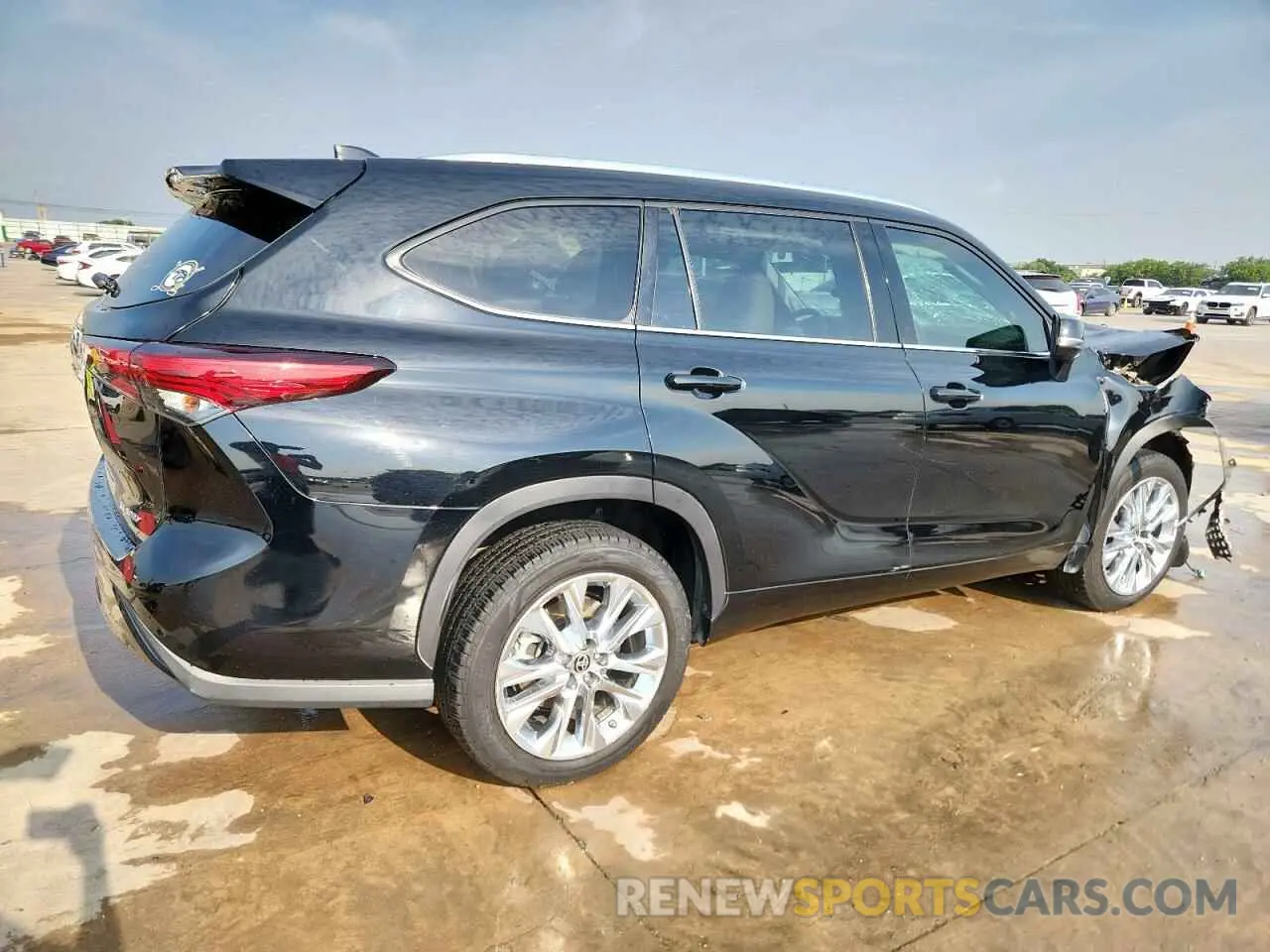 3 Photograph of a damaged car 5TDYZRAH2LS002822 TOYOTA HIGHLANDER 2020