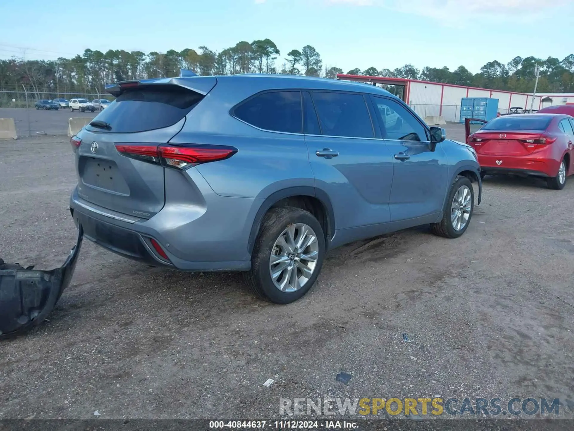 4 Photograph of a damaged car 5TDYZRAH2LS006191 TOYOTA HIGHLANDER 2020
