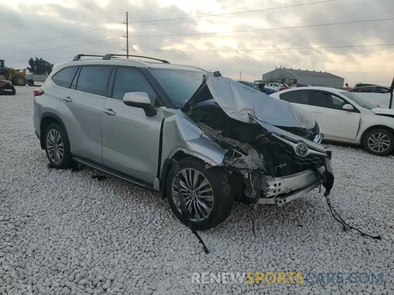 4 Photograph of a damaged car 5TDYZRAH2LS013268 TOYOTA HIGHLANDER 2020