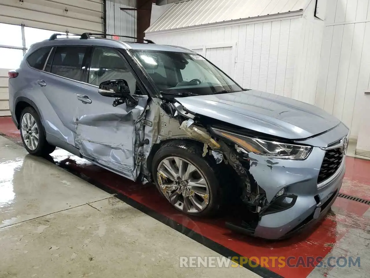 4 Photograph of a damaged car 5TDYZRAH2LS014324 TOYOTA HIGHLANDER 2020