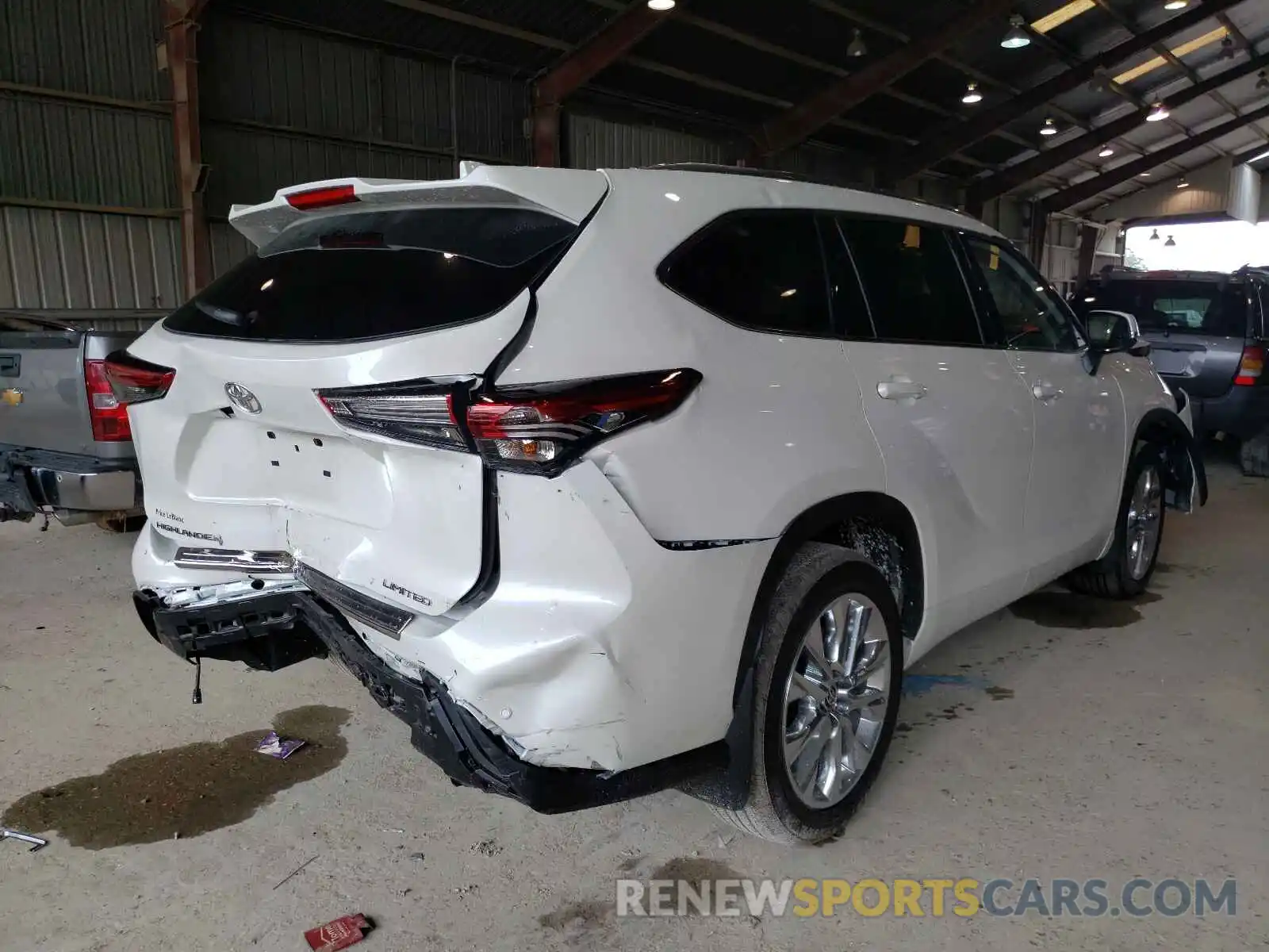 4 Photograph of a damaged car 5TDYZRAH2LS020768 TOYOTA HIGHLANDER 2020