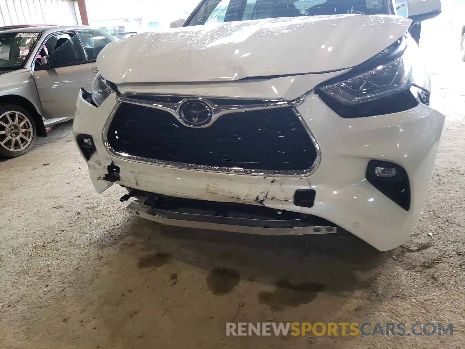 9 Photograph of a damaged car 5TDYZRAH2LS020768 TOYOTA HIGHLANDER 2020