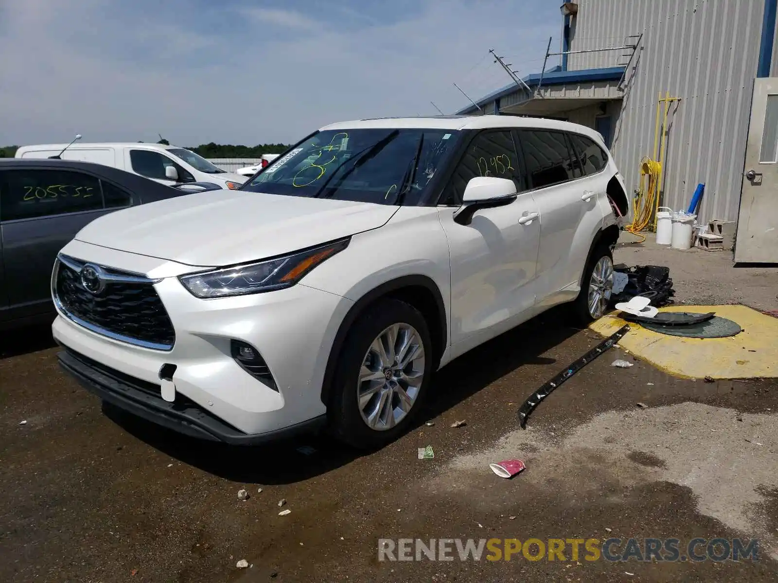 2 Photograph of a damaged car 5TDYZRAH3LS014753 TOYOTA HIGHLANDER 2020