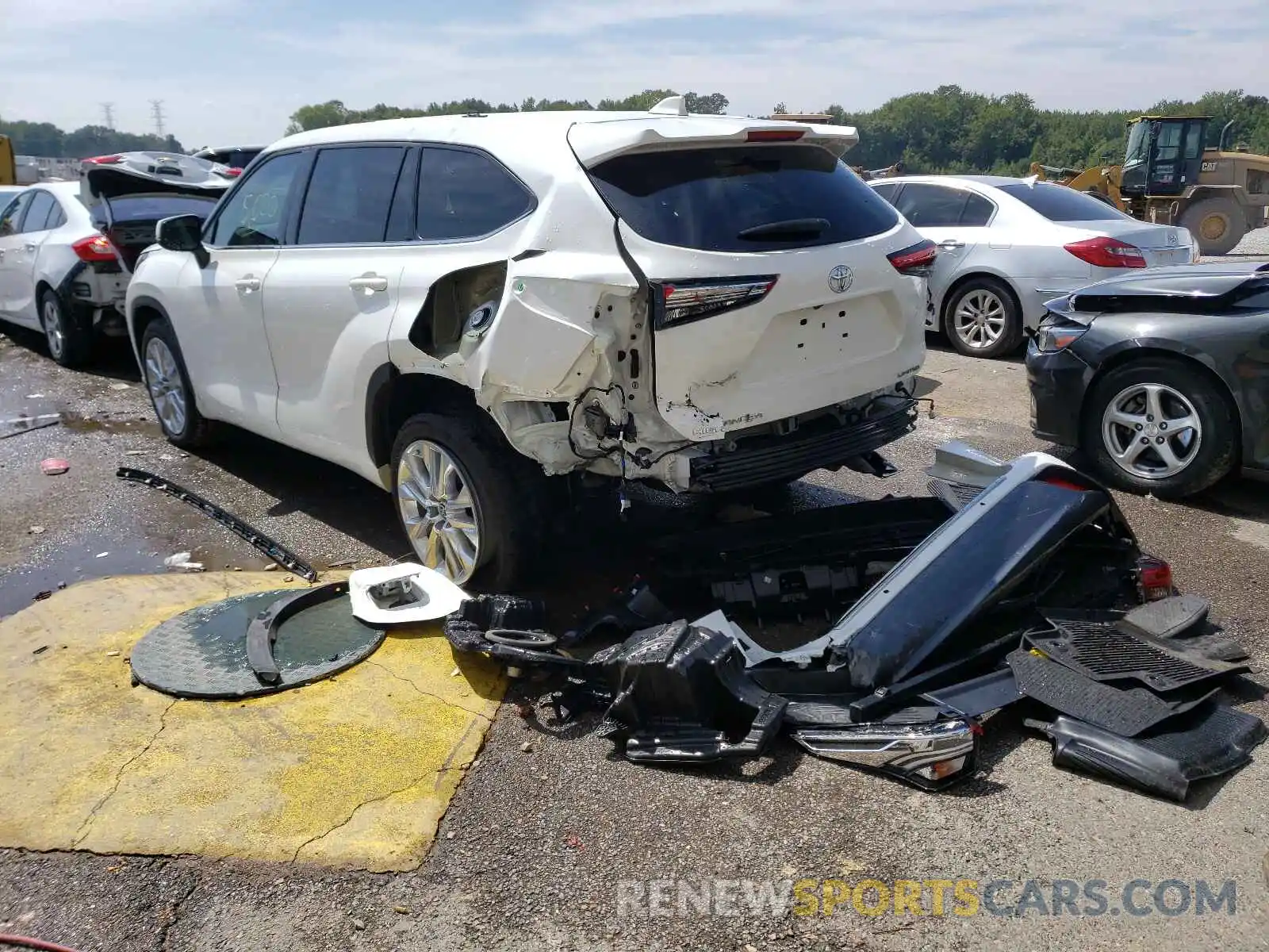 3 Photograph of a damaged car 5TDYZRAH3LS014753 TOYOTA HIGHLANDER 2020