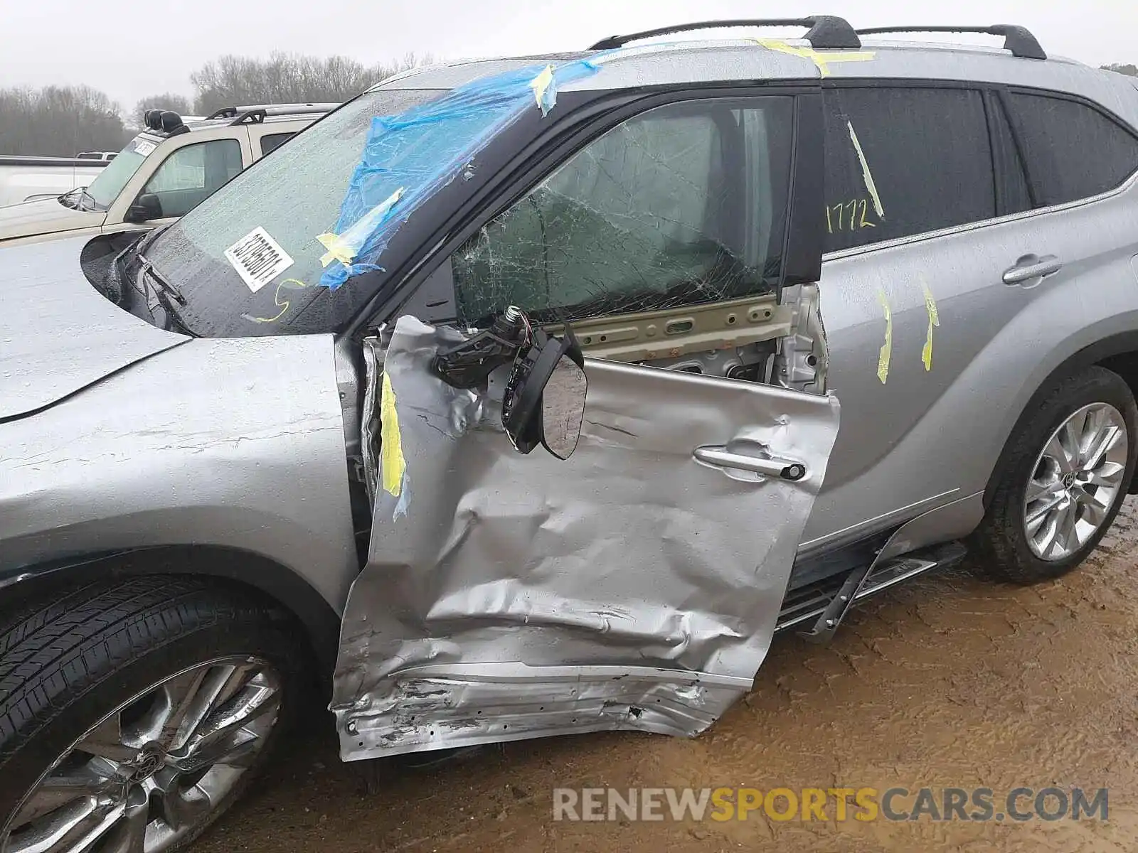 9 Photograph of a damaged car 5TDYZRAH3LS020083 TOYOTA HIGHLANDER 2020