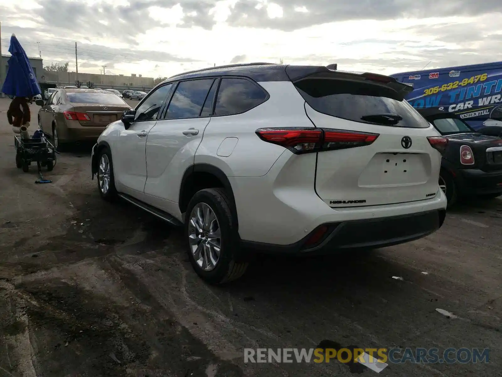 3 Photograph of a damaged car 5TDYZRAH3LS028121 TOYOTA HIGHLANDER 2020