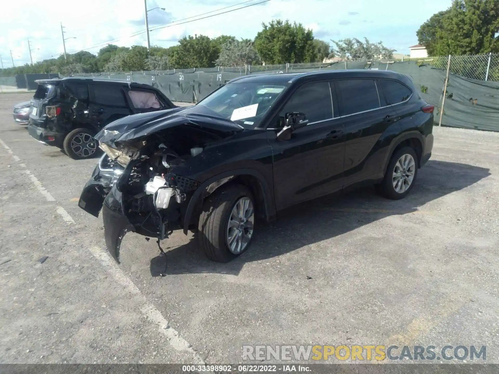 2 Photograph of a damaged car 5TDYZRAH6LS013693 TOYOTA HIGHLANDER 2020