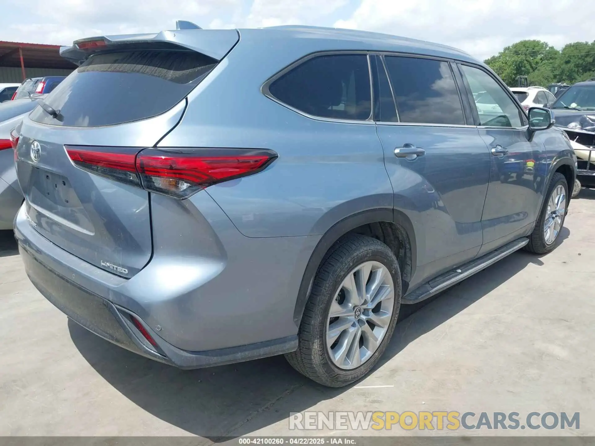 4 Photograph of a damaged car 5TDYZRAH7LS027649 TOYOTA HIGHLANDER 2020