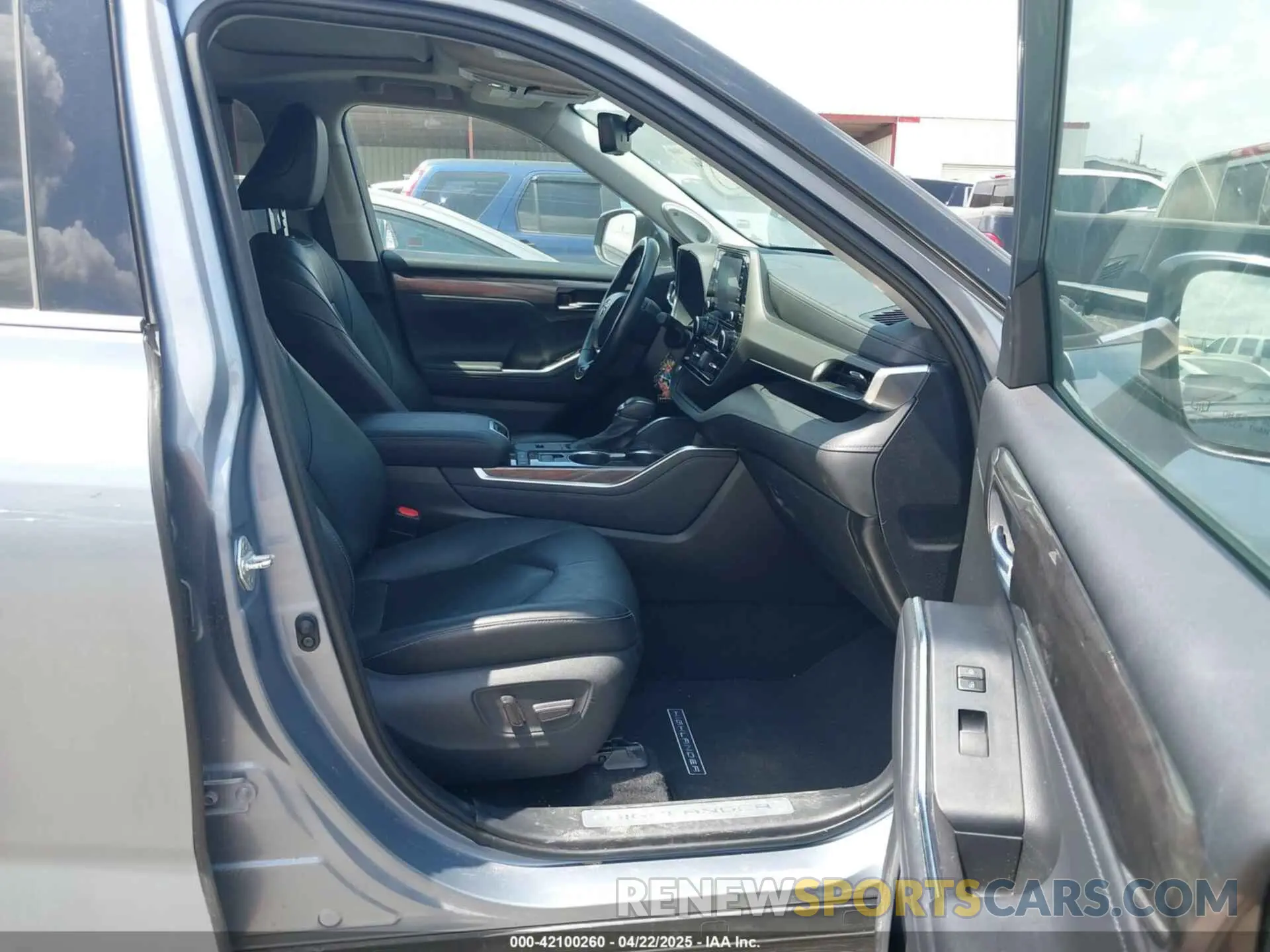 5 Photograph of a damaged car 5TDYZRAH7LS027649 TOYOTA HIGHLANDER 2020
