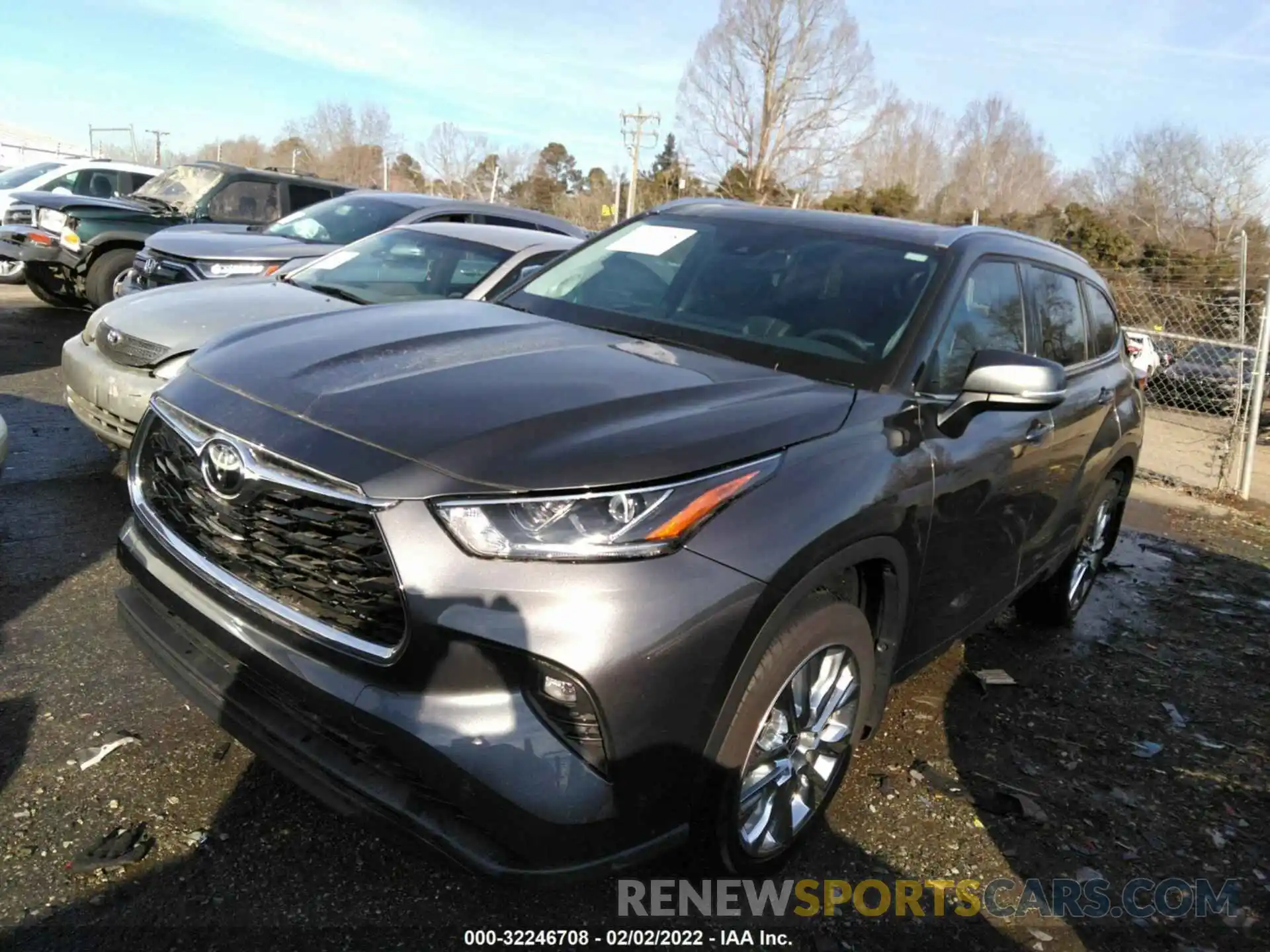 2 Photograph of a damaged car 5TDYZRAH8LS024694 TOYOTA HIGHLANDER 2020