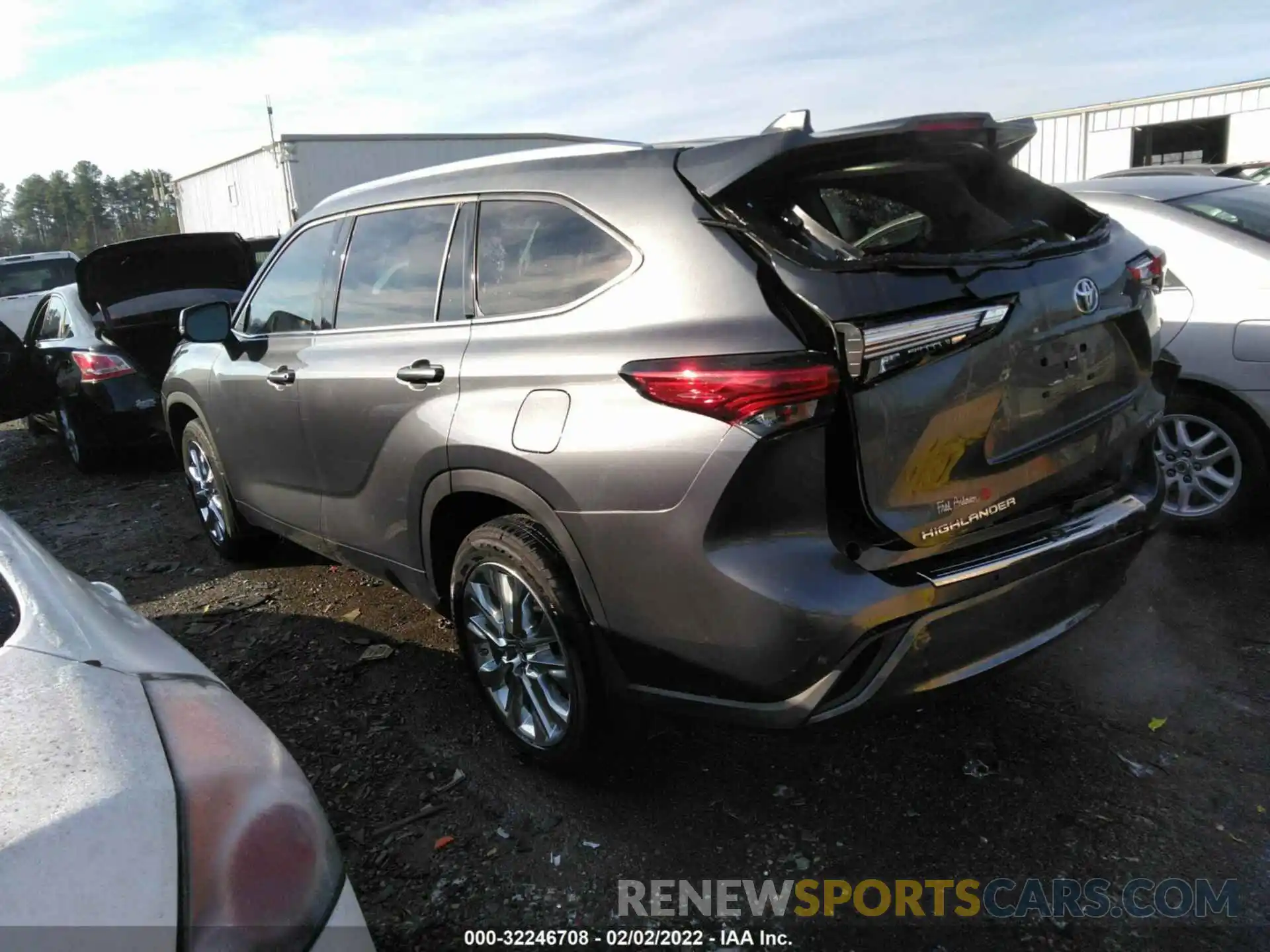 3 Photograph of a damaged car 5TDYZRAH8LS024694 TOYOTA HIGHLANDER 2020