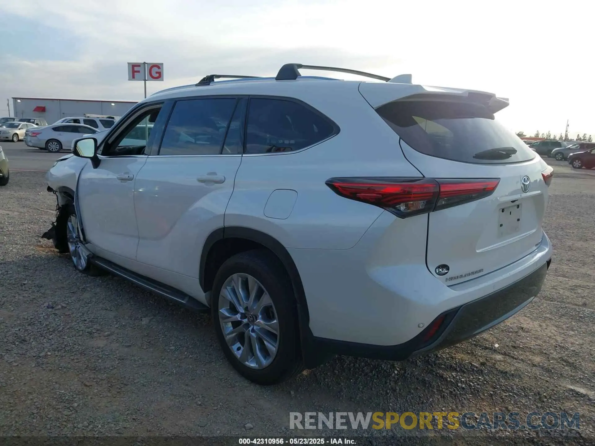 3 Photograph of a damaged car 5TDYZRAH9LS029483 TOYOTA HIGHLANDER 2020