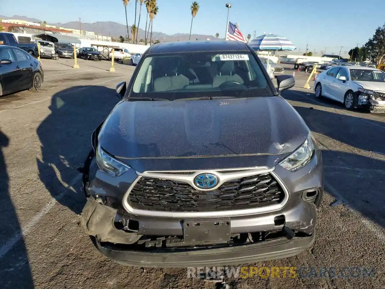 5 Photograph of a damaged car 5TDZARAH2LS500336 TOYOTA HIGHLANDER 2020