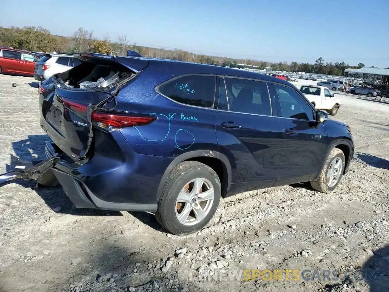 3 Photograph of a damaged car 5TDZARAH4LS500855 TOYOTA HIGHLANDER 2020