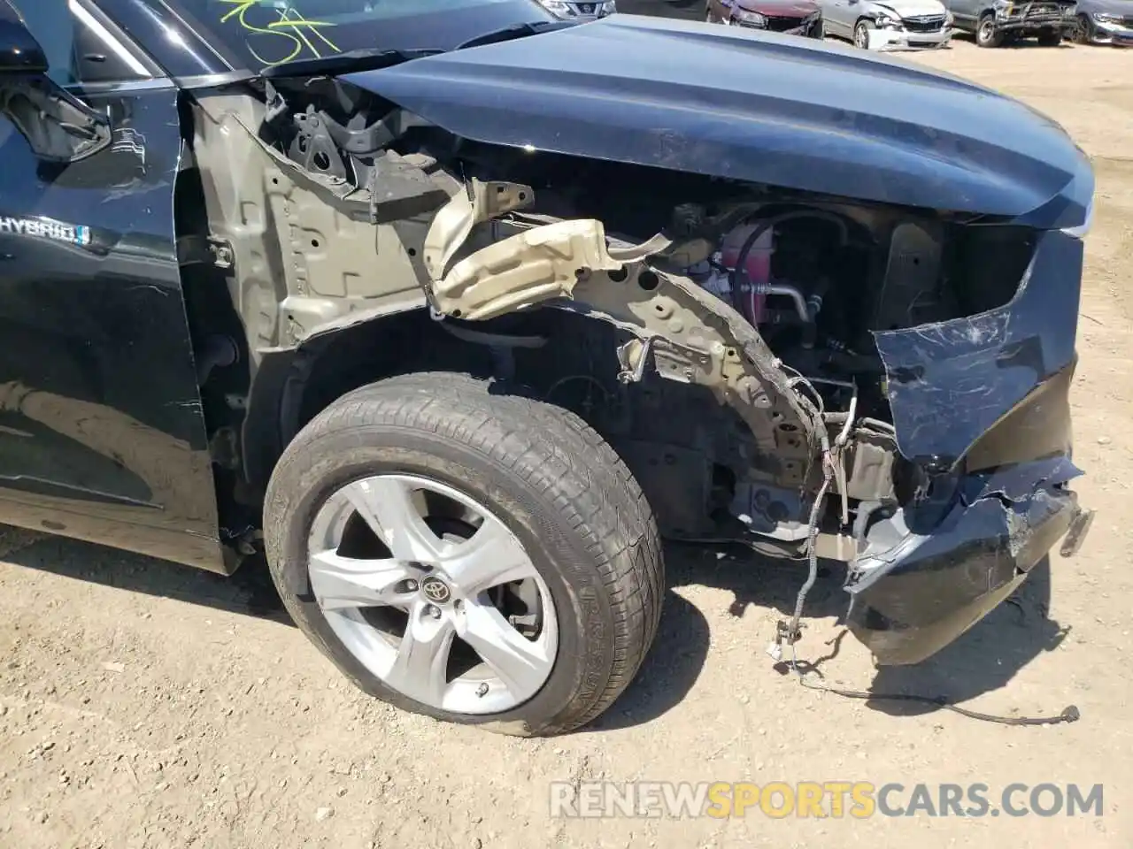 9 Photograph of a damaged car 5TDZARAH8LS001671 TOYOTA HIGHLANDER 2020