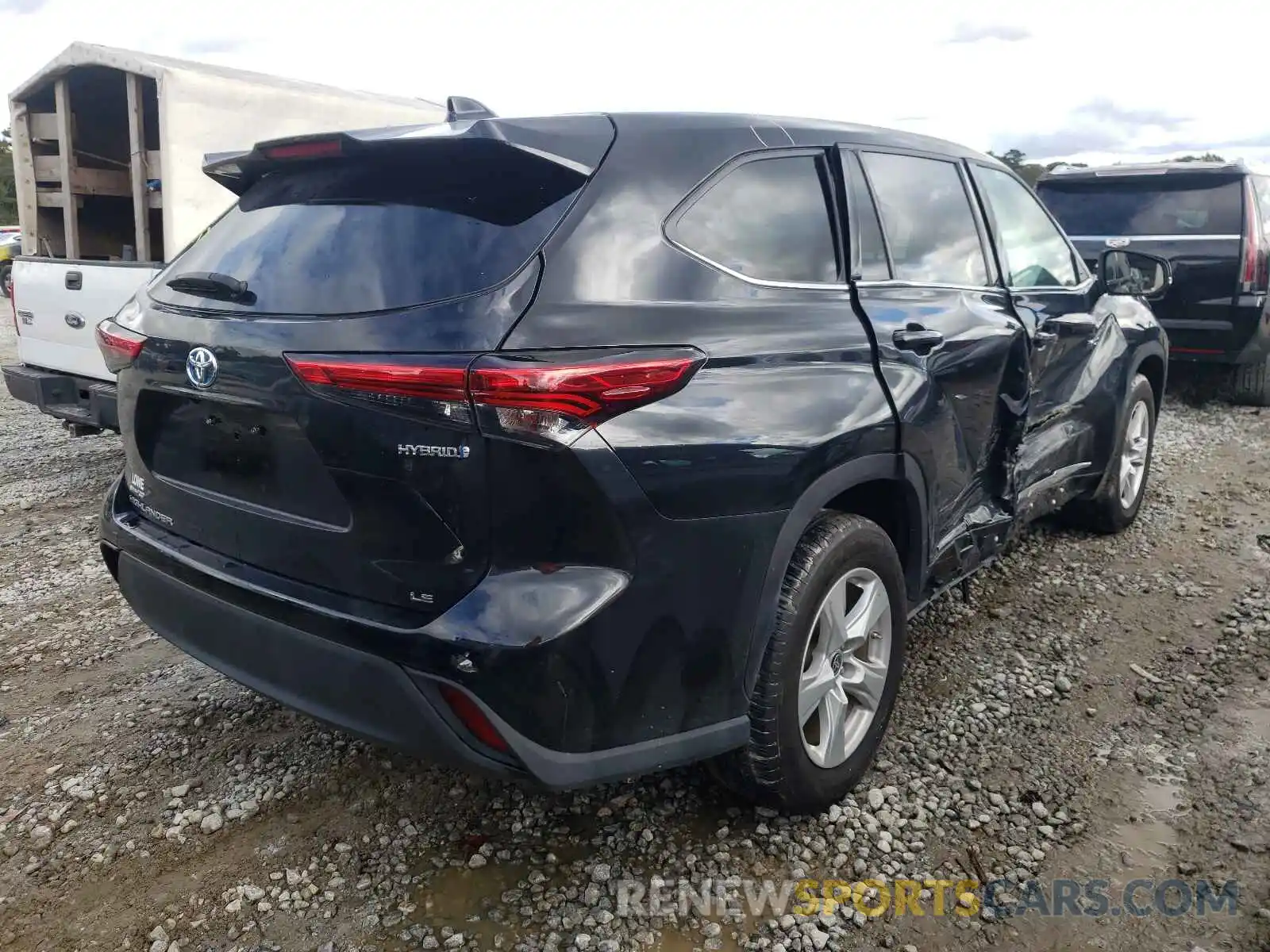 4 Photograph of a damaged car 5TDZARAH9LS500897 TOYOTA HIGHLANDER 2020