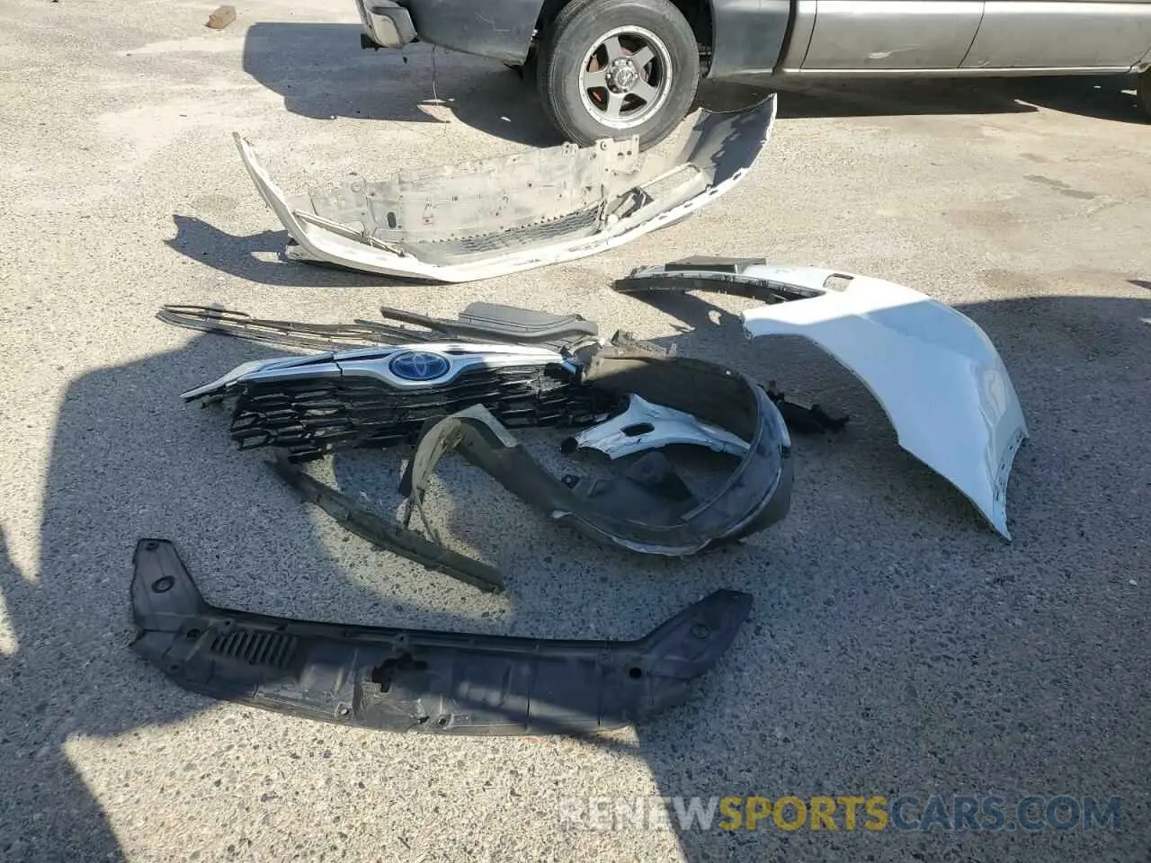 13 Photograph of a damaged car 5TDZARAH9LS501936 TOYOTA HIGHLANDER 2020