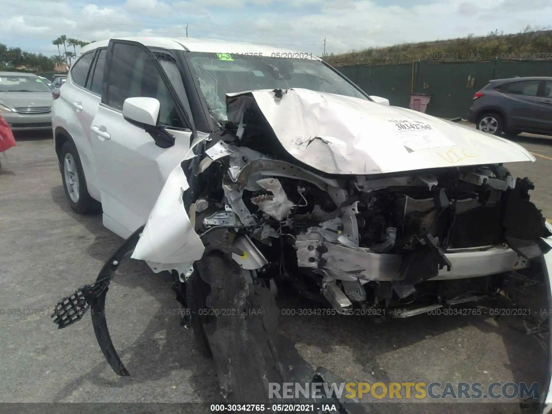 6 Photograph of a damaged car 5TDZZRAH0LS501655 TOYOTA HIGHLANDER 2020