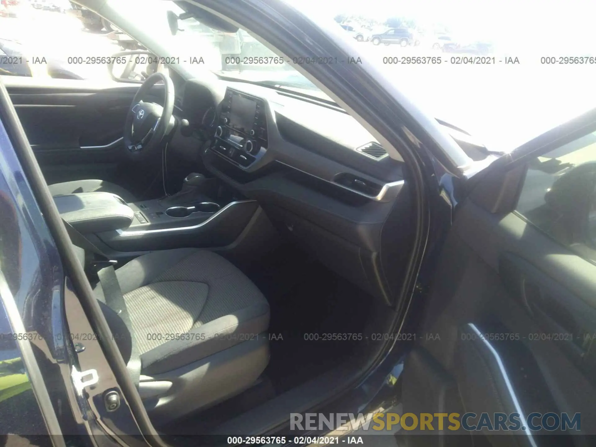 5 Photograph of a damaged car 5TDZZRAH1LS017459 TOYOTA HIGHLANDER 2020