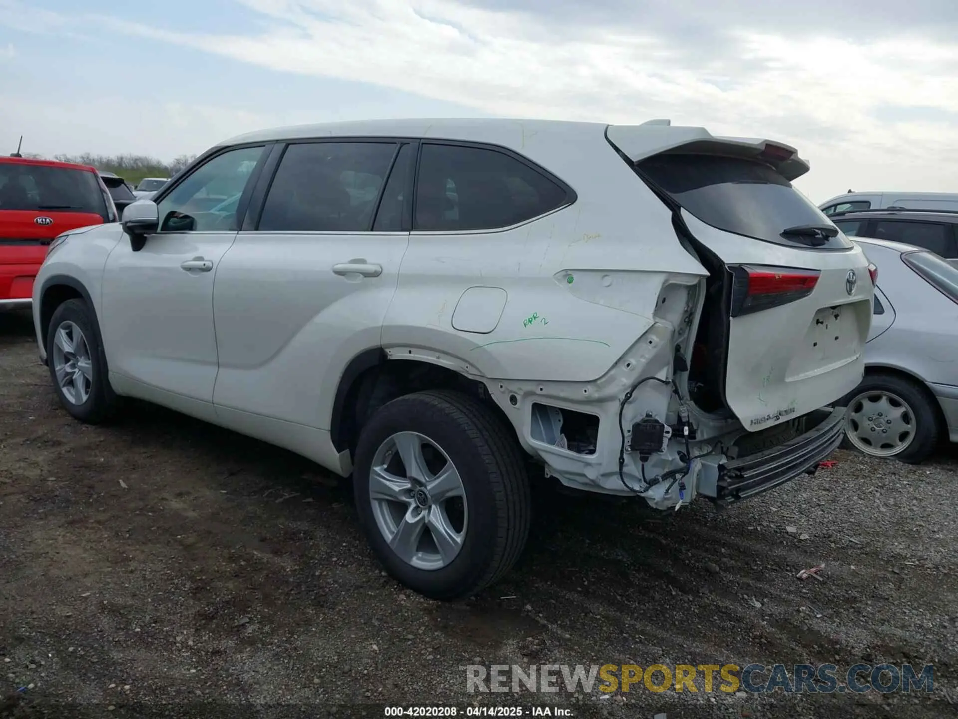 3 Photograph of a damaged car 5TDZZRAH3LS020153 TOYOTA HIGHLANDER 2020