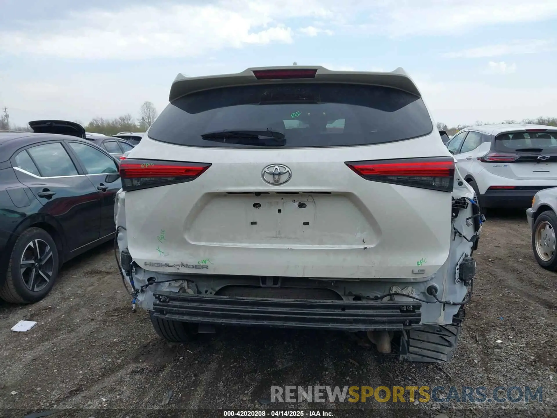 6 Photograph of a damaged car 5TDZZRAH3LS020153 TOYOTA HIGHLANDER 2020