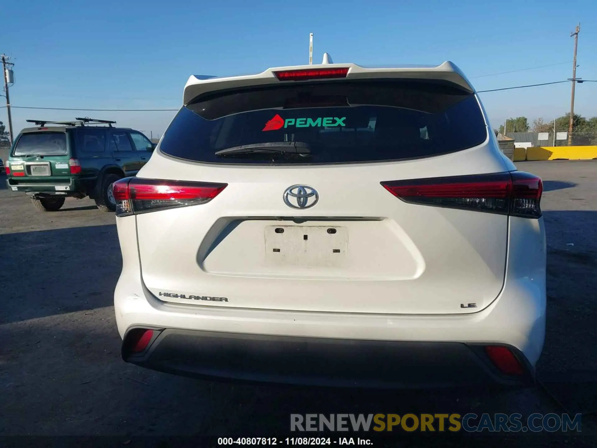 17 Photograph of a damaged car 5TDZZRAH3LS508163 TOYOTA HIGHLANDER 2020
