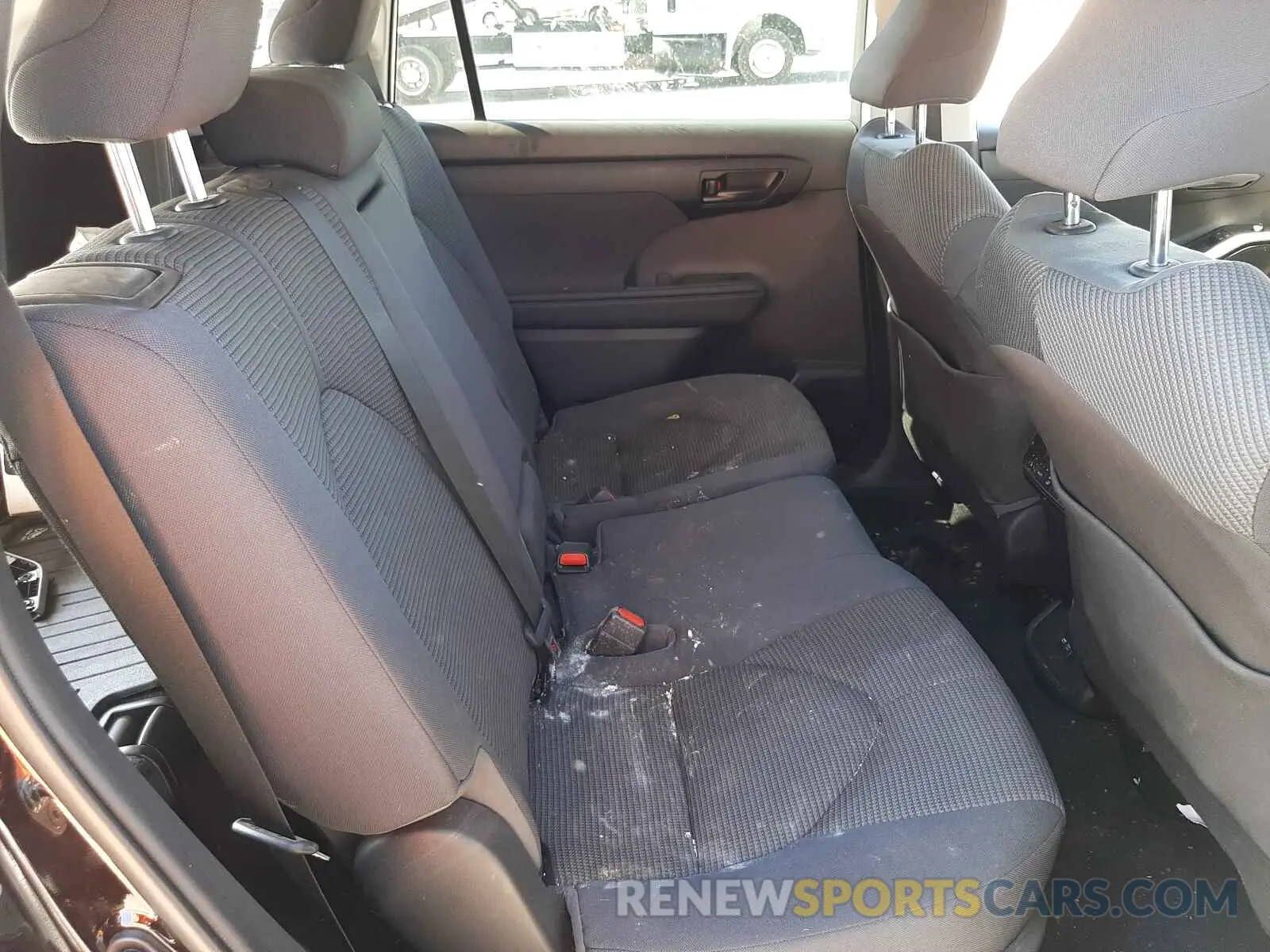 6 Photograph of a damaged car 5TDZZRAH4LS030772 TOYOTA HIGHLANDER 2020