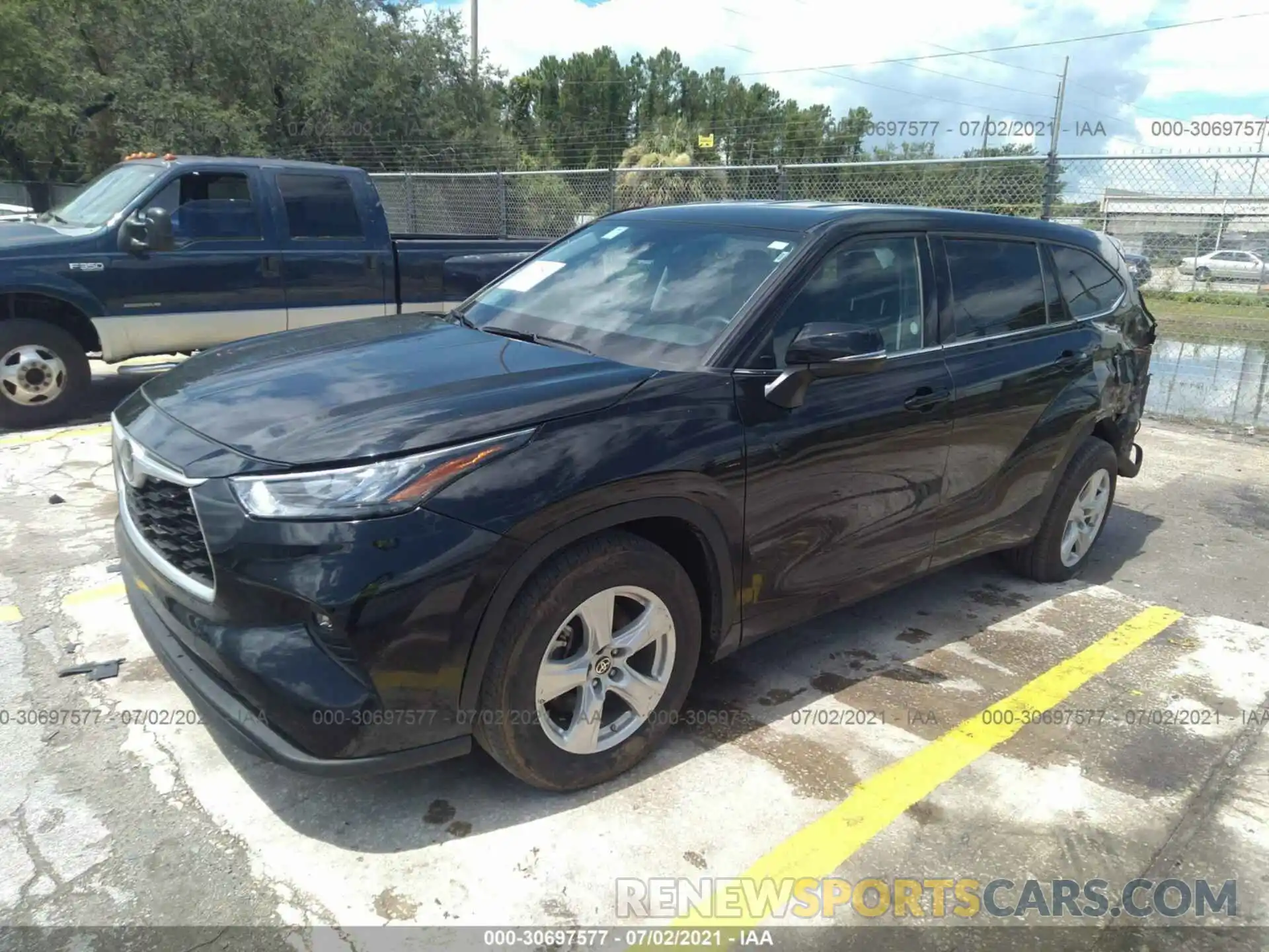 2 Photograph of a damaged car 5TDZZRAH5LS500064 TOYOTA HIGHLANDER 2020