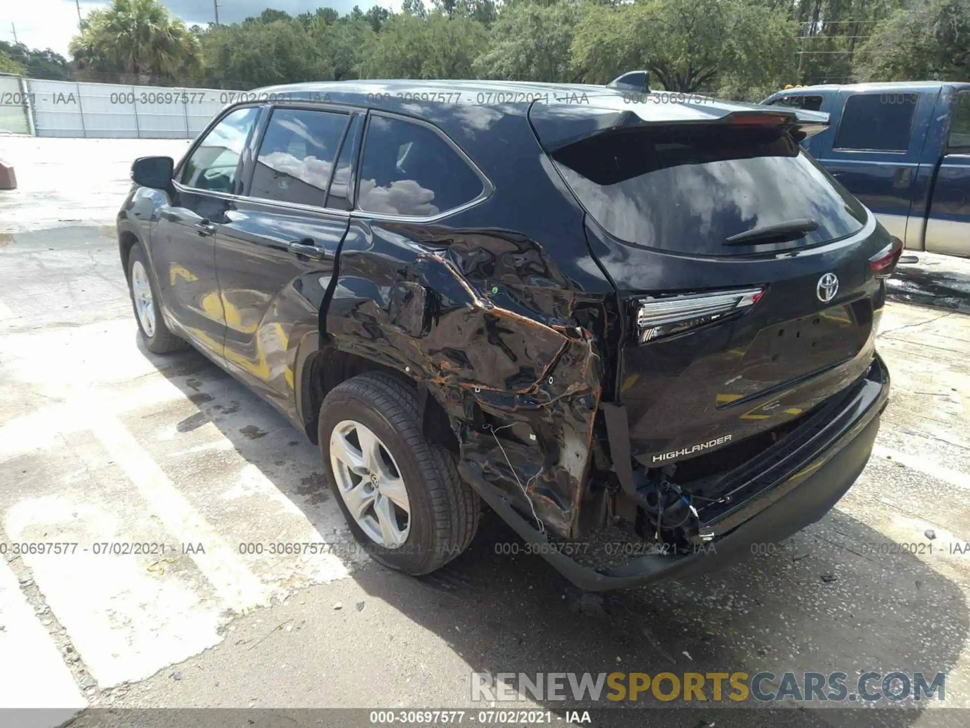 3 Photograph of a damaged car 5TDZZRAH5LS500064 TOYOTA HIGHLANDER 2020