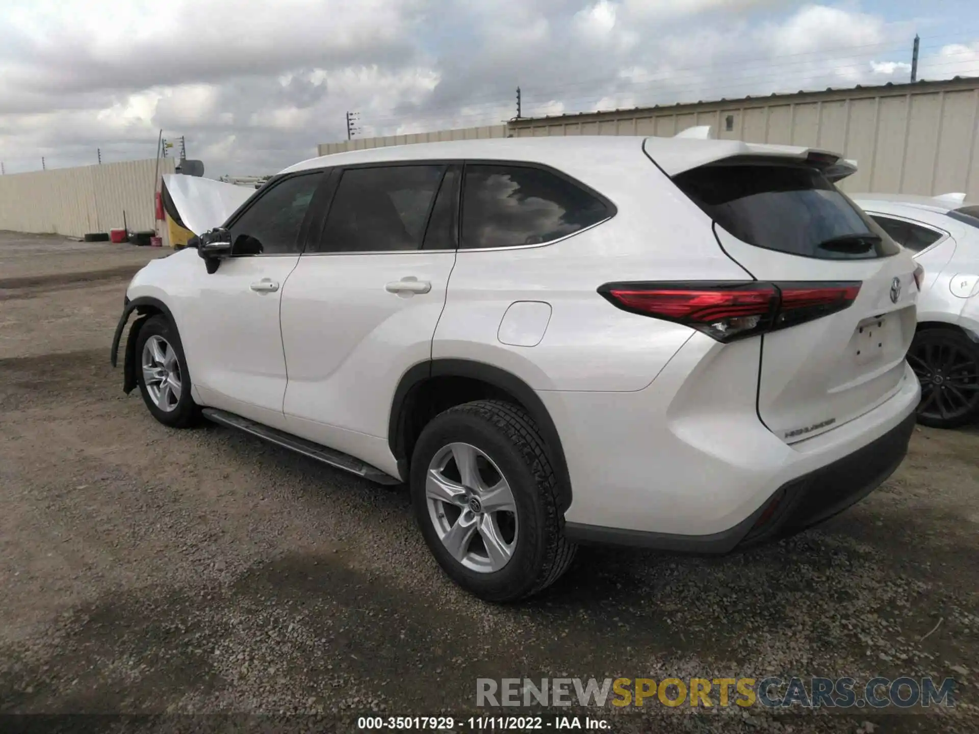 3 Photograph of a damaged car 5TDZZRAH6LS013259 TOYOTA HIGHLANDER 2020