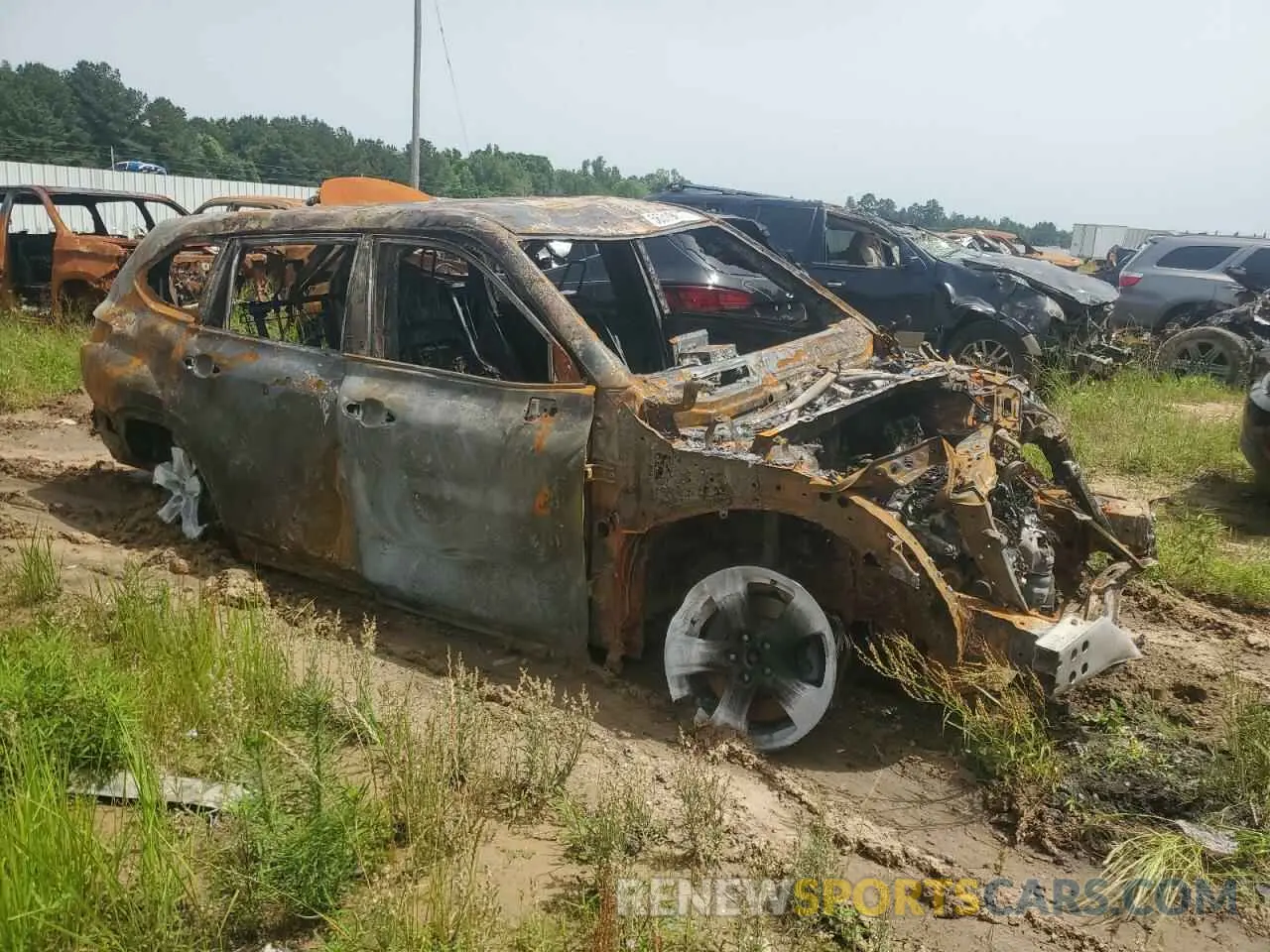 4 Photograph of a damaged car 5TDZZRAH6LS018347 TOYOTA HIGHLANDER 2020