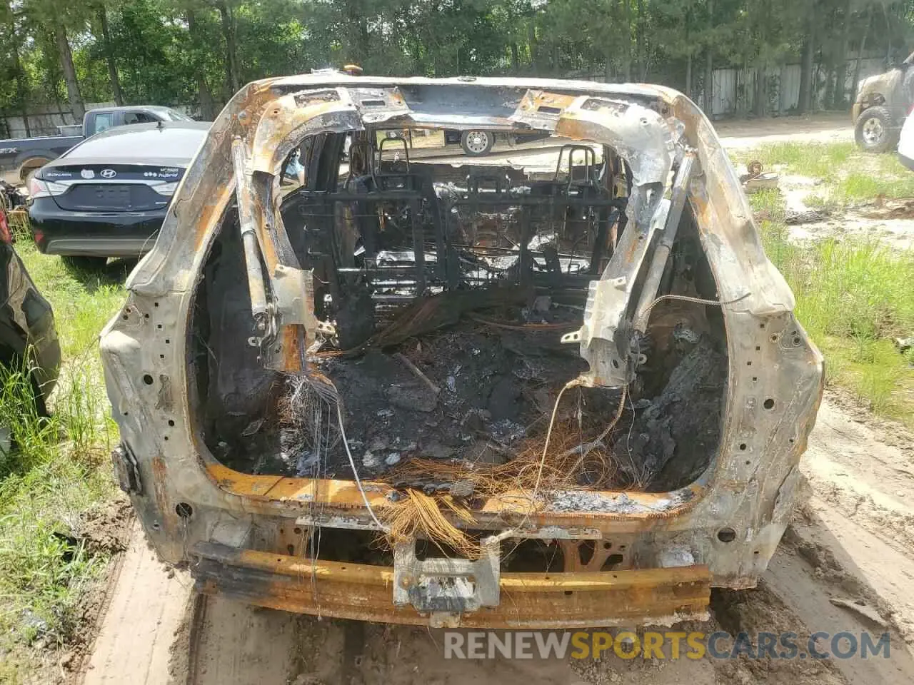 6 Photograph of a damaged car 5TDZZRAH6LS018347 TOYOTA HIGHLANDER 2020