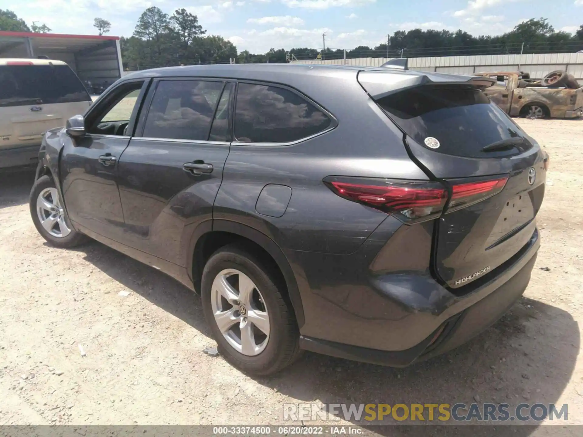 3 Photograph of a damaged car 5TDZZRAH6LS018543 TOYOTA HIGHLANDER 2020