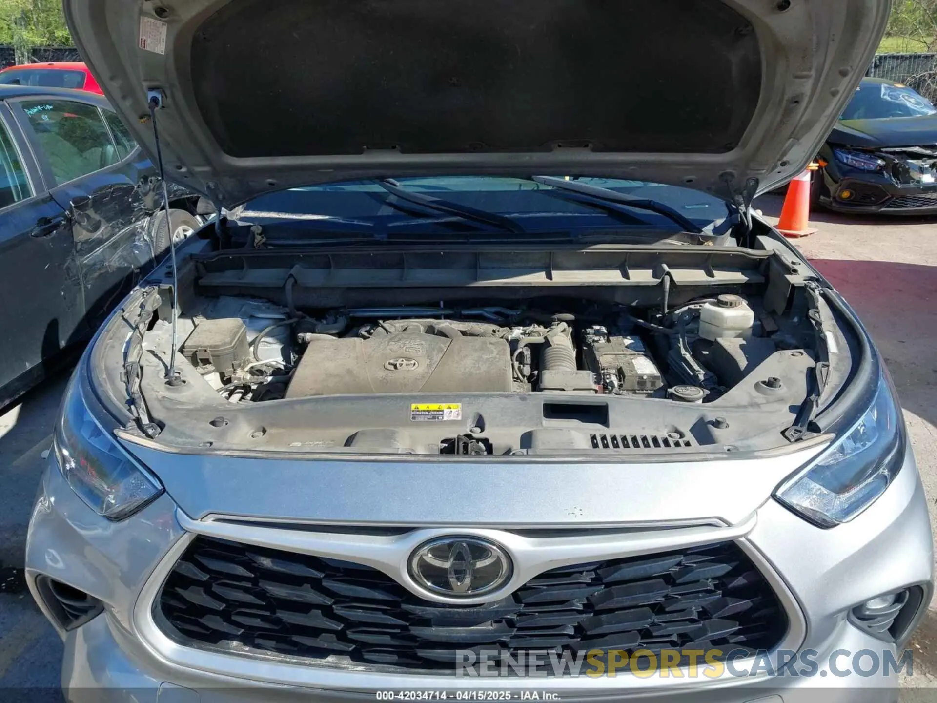 10 Photograph of a damaged car 5TDZZRAH6LS027761 TOYOTA HIGHLANDER 2020