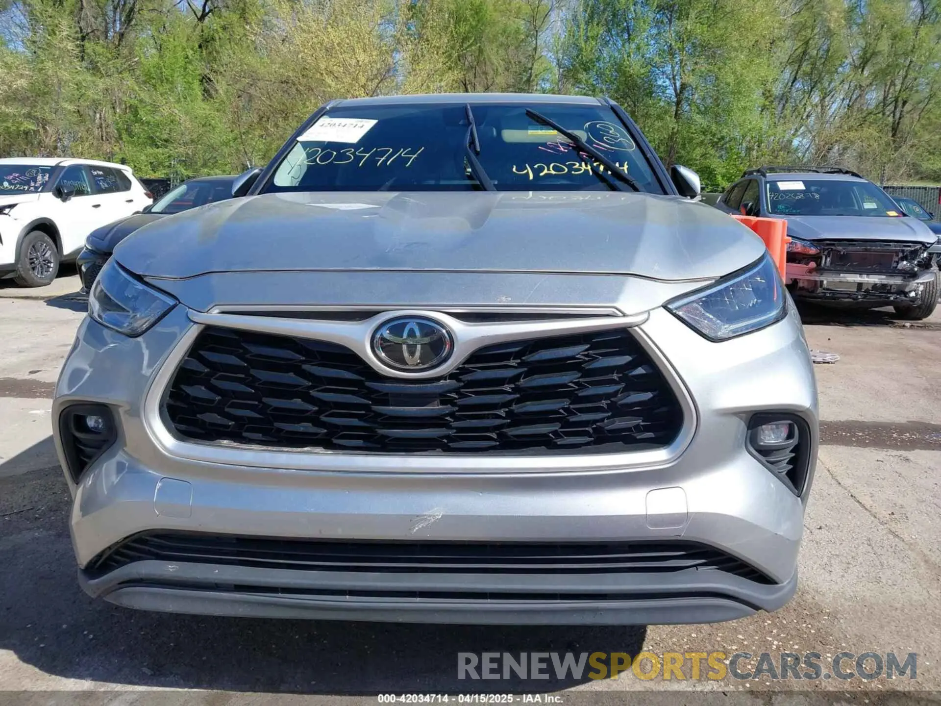 6 Photograph of a damaged car 5TDZZRAH6LS027761 TOYOTA HIGHLANDER 2020