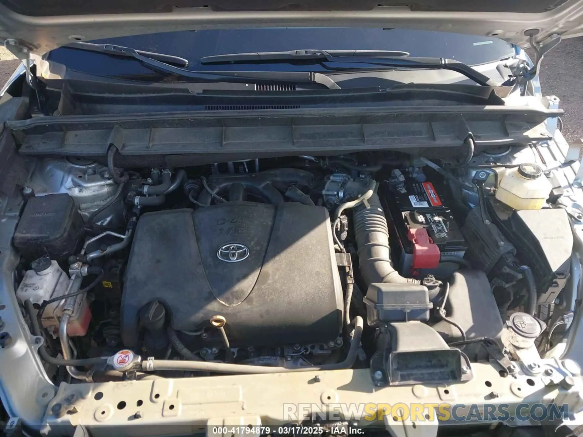 10 Photograph of a damaged car 5TDZZRAH6LS500736 TOYOTA HIGHLANDER 2020